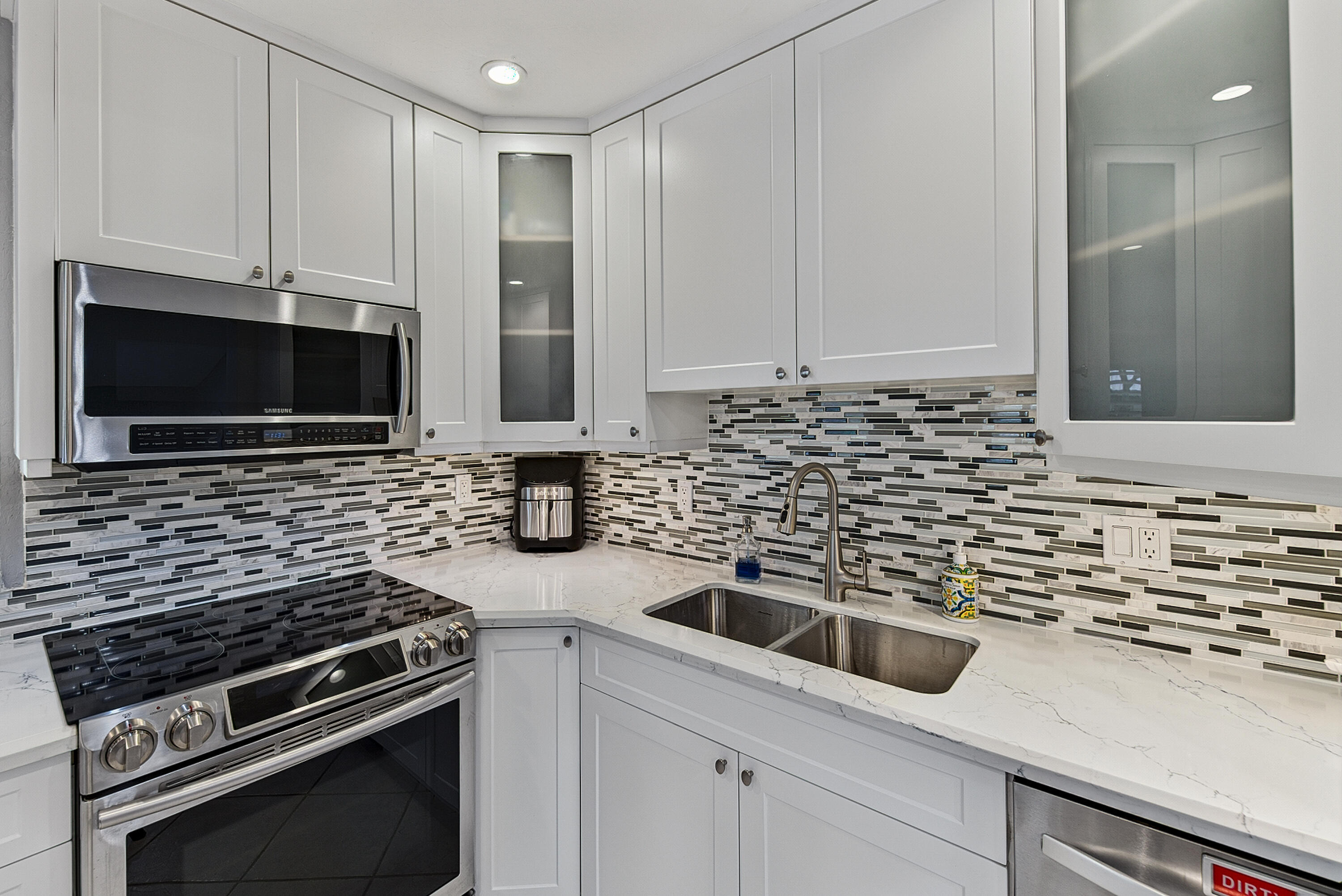800 SW 19TH Street
