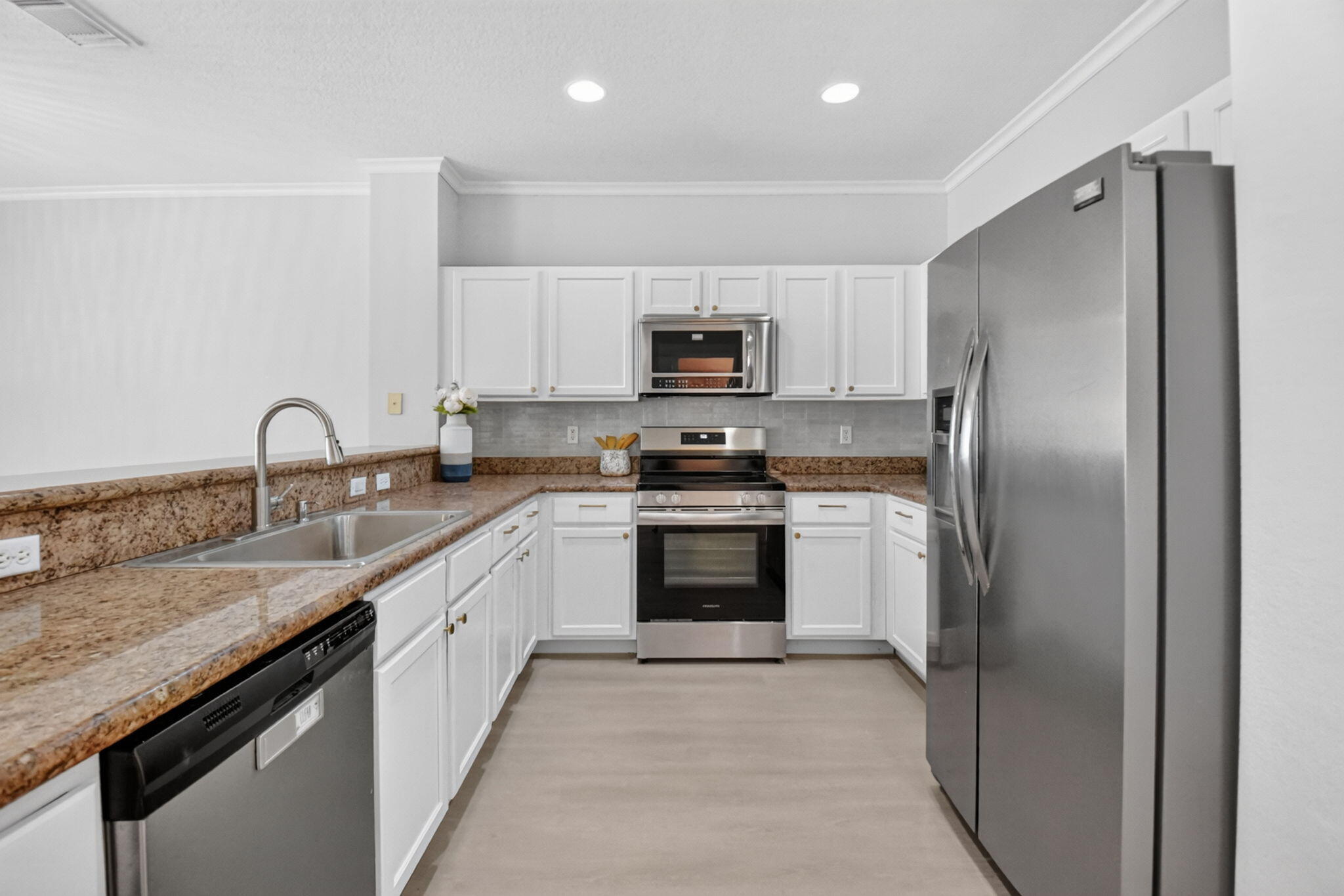 3085 N EVERGREEN Circle
