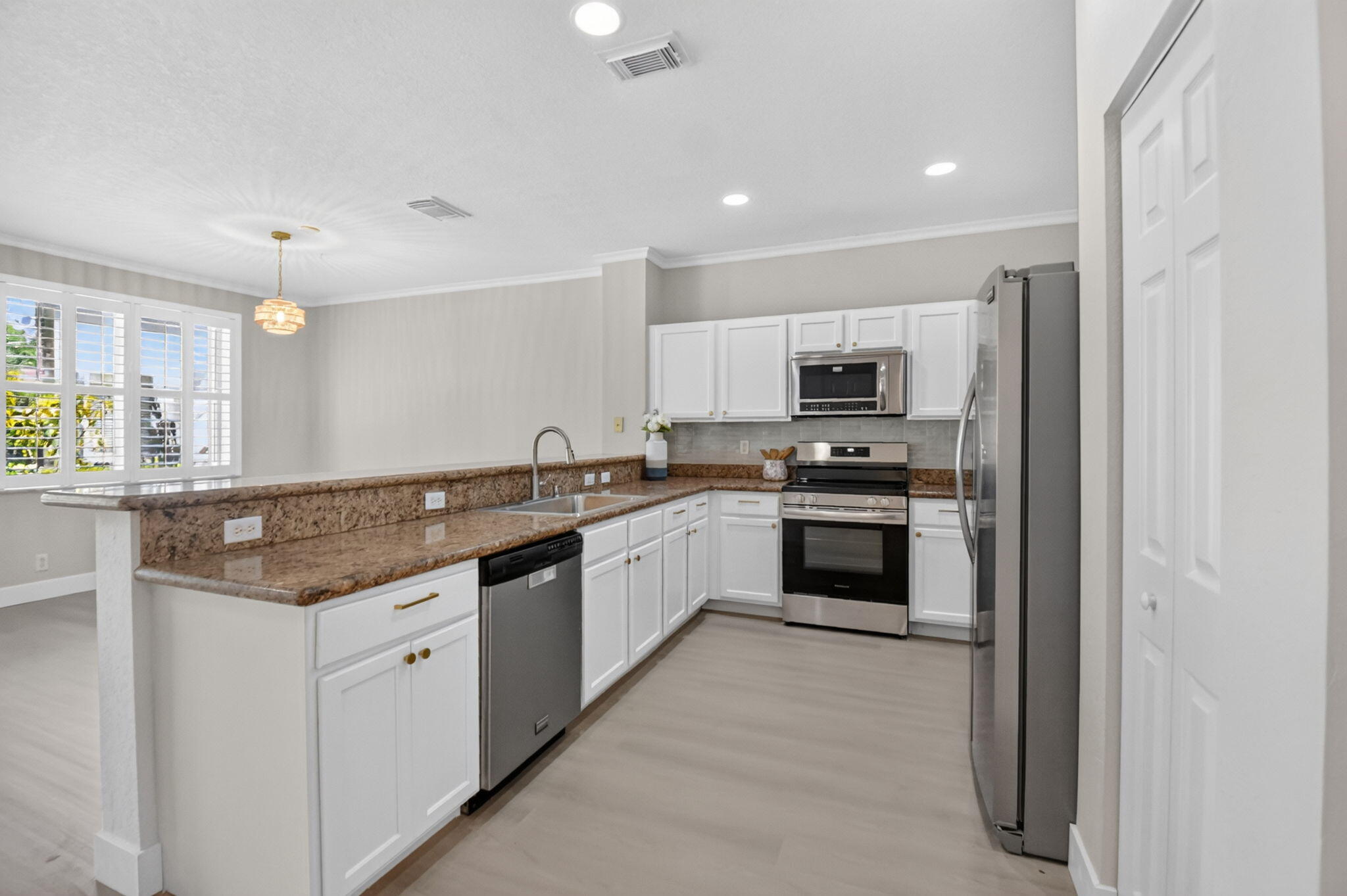 3085 N EVERGREEN Circle