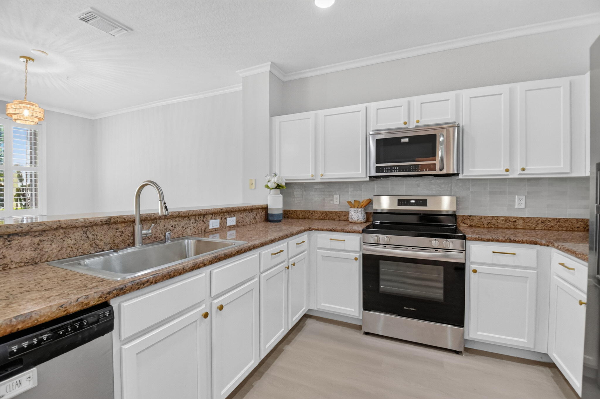 3085 N EVERGREEN Circle