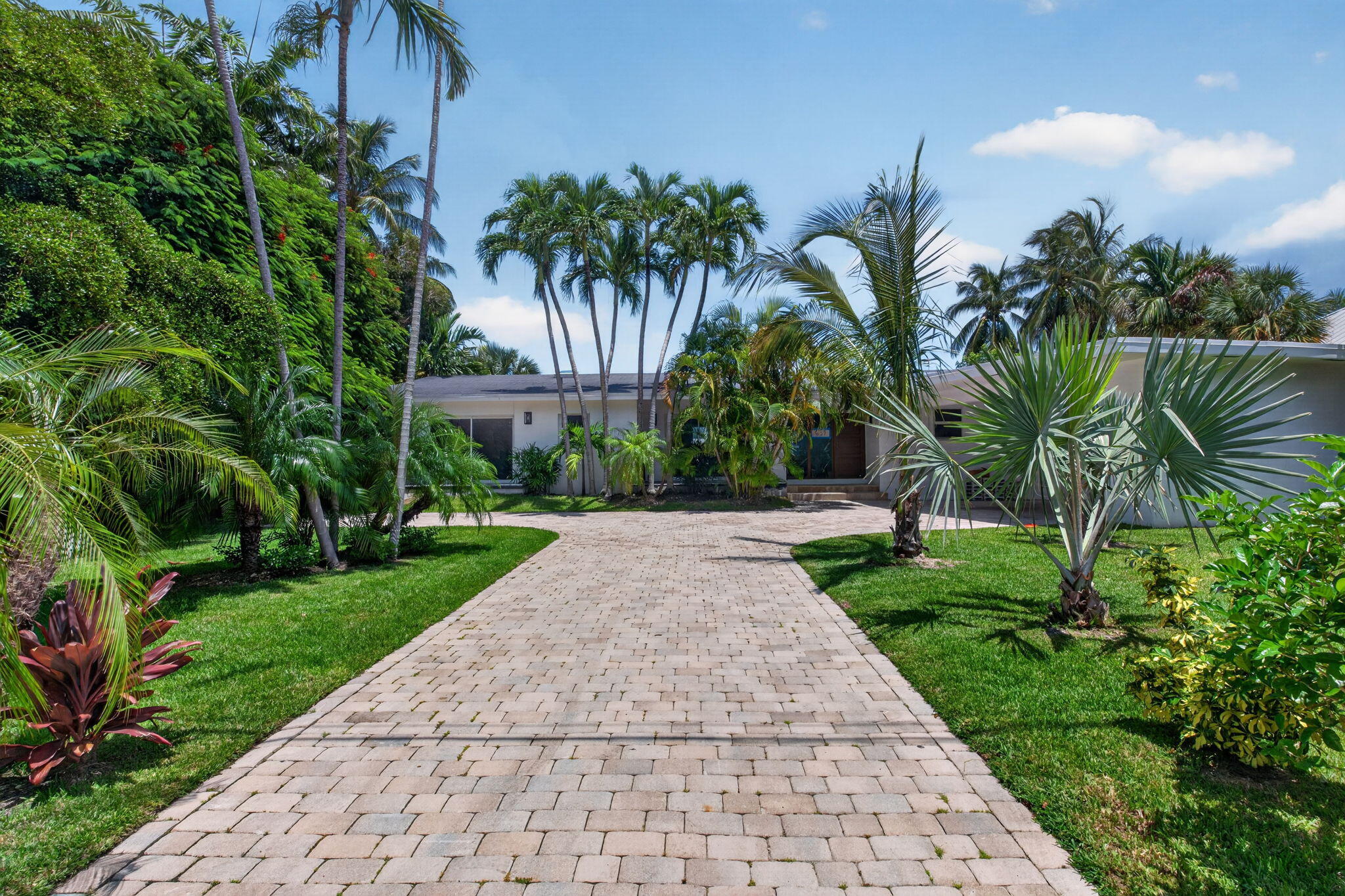 631 N Mashta Drive