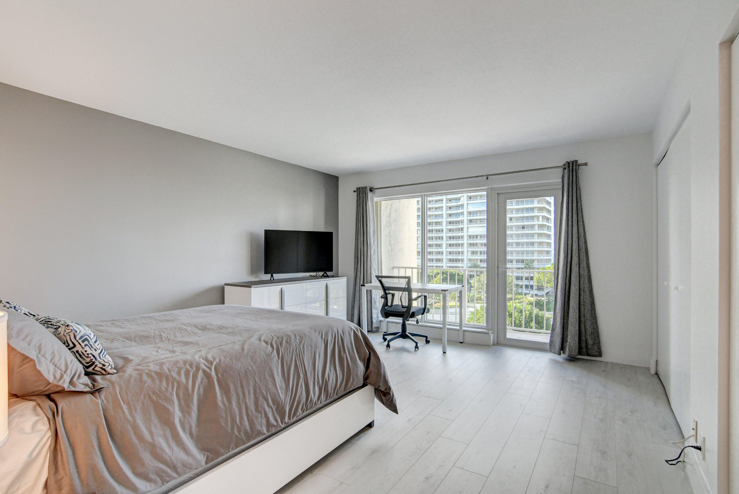 4301 N OCEAN Boulevard 507