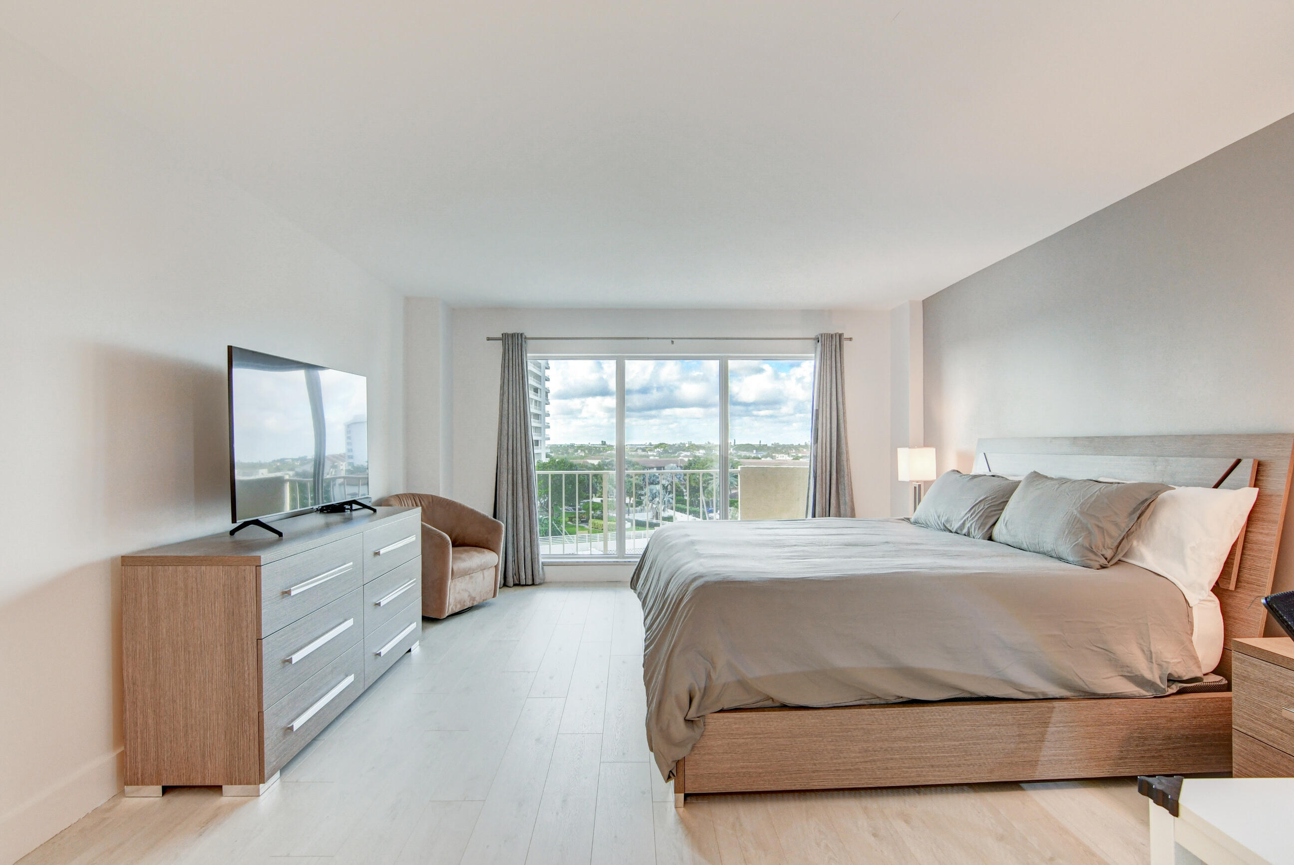 4301 N OCEAN Boulevard 507