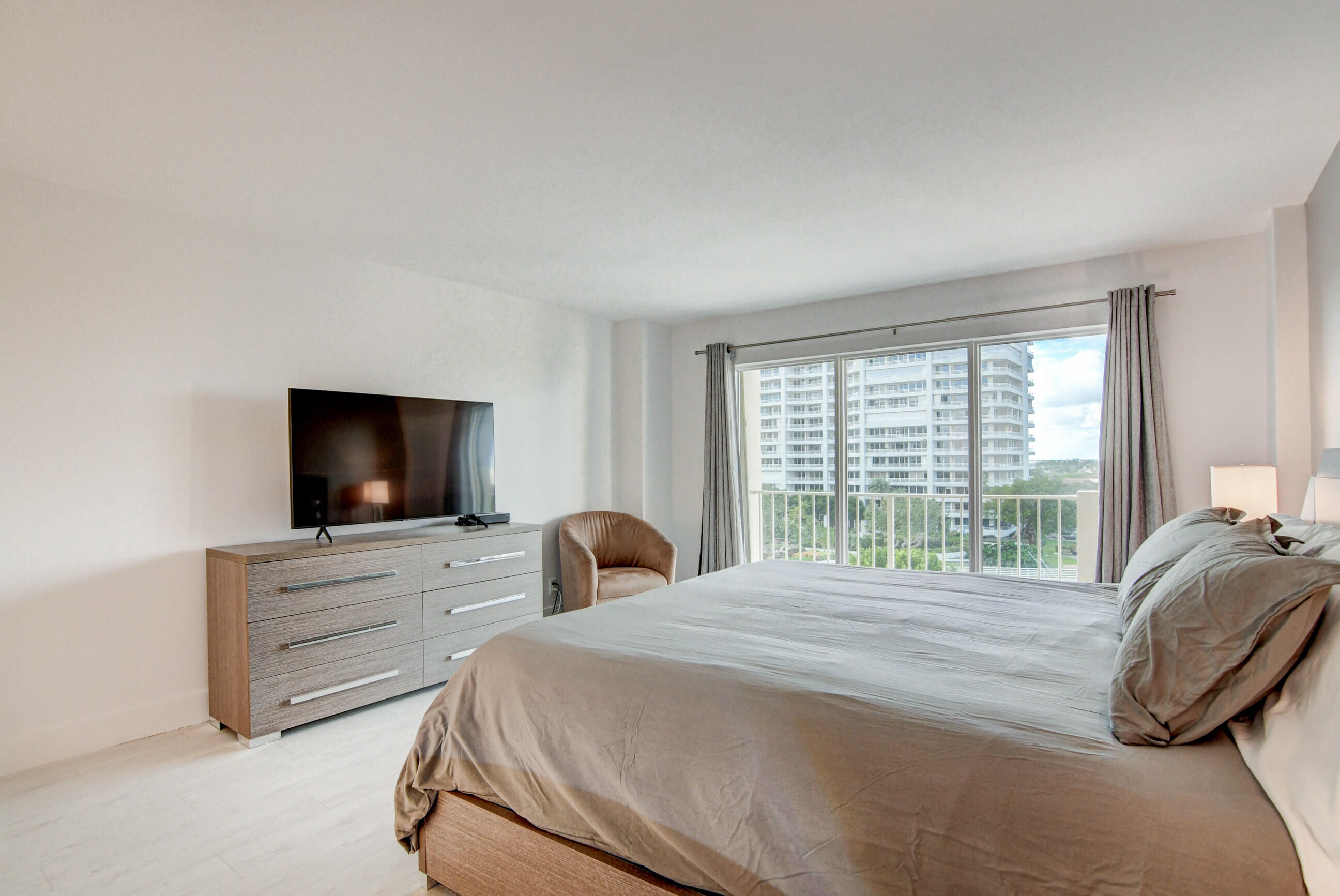 4301 N OCEAN Boulevard 507