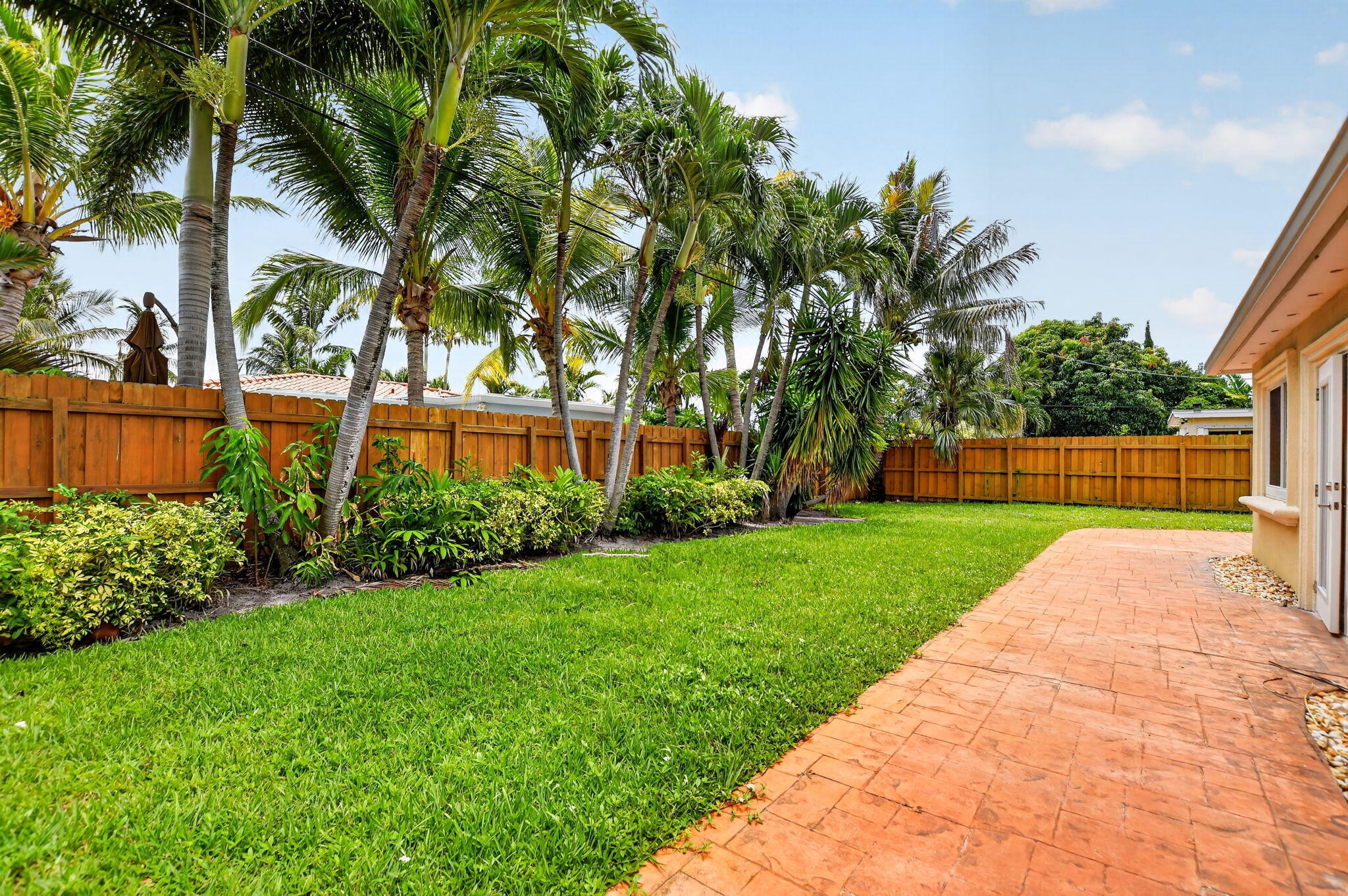 2250 NE 4TH Court