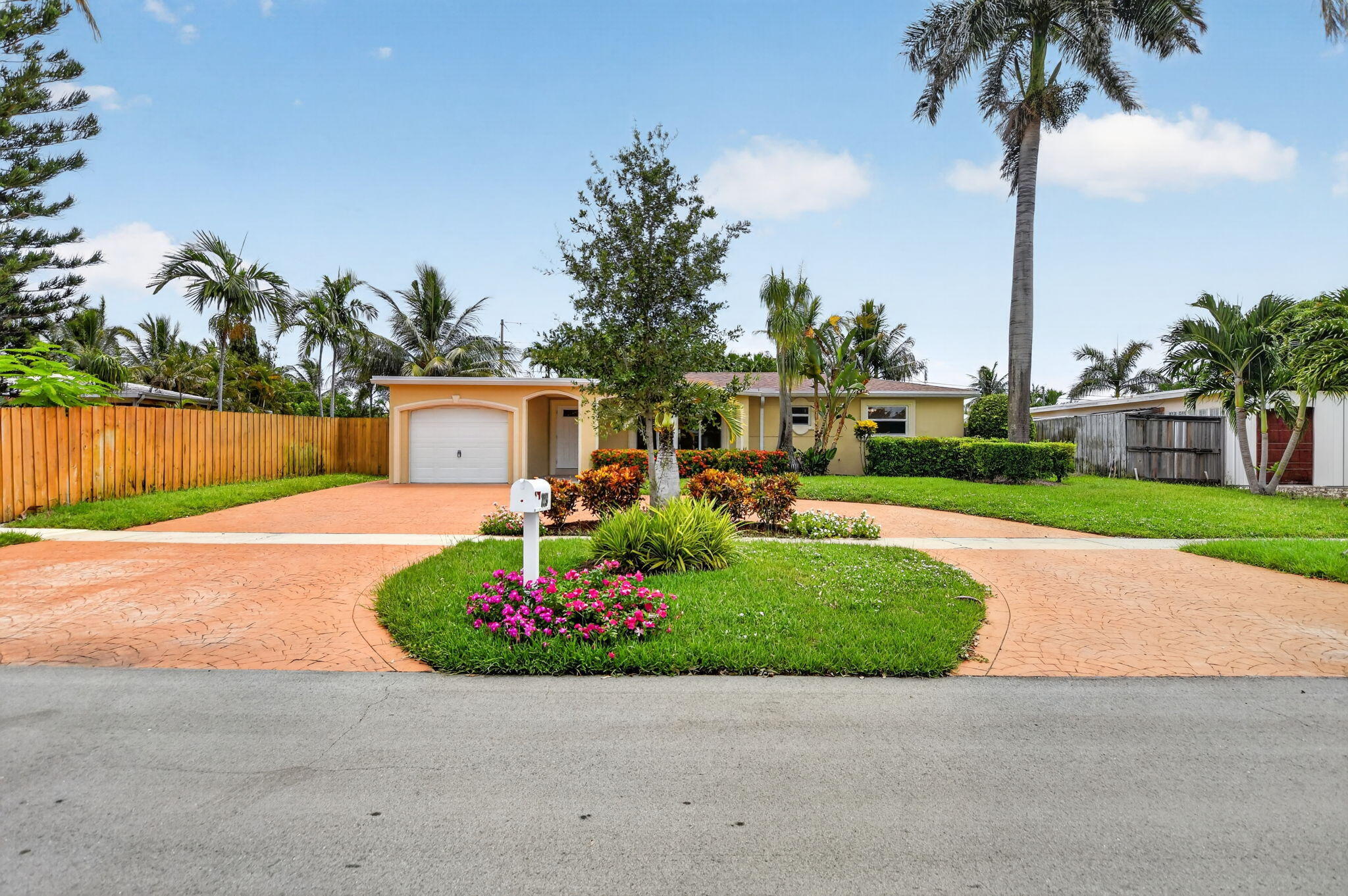 2250 NE 4TH Court