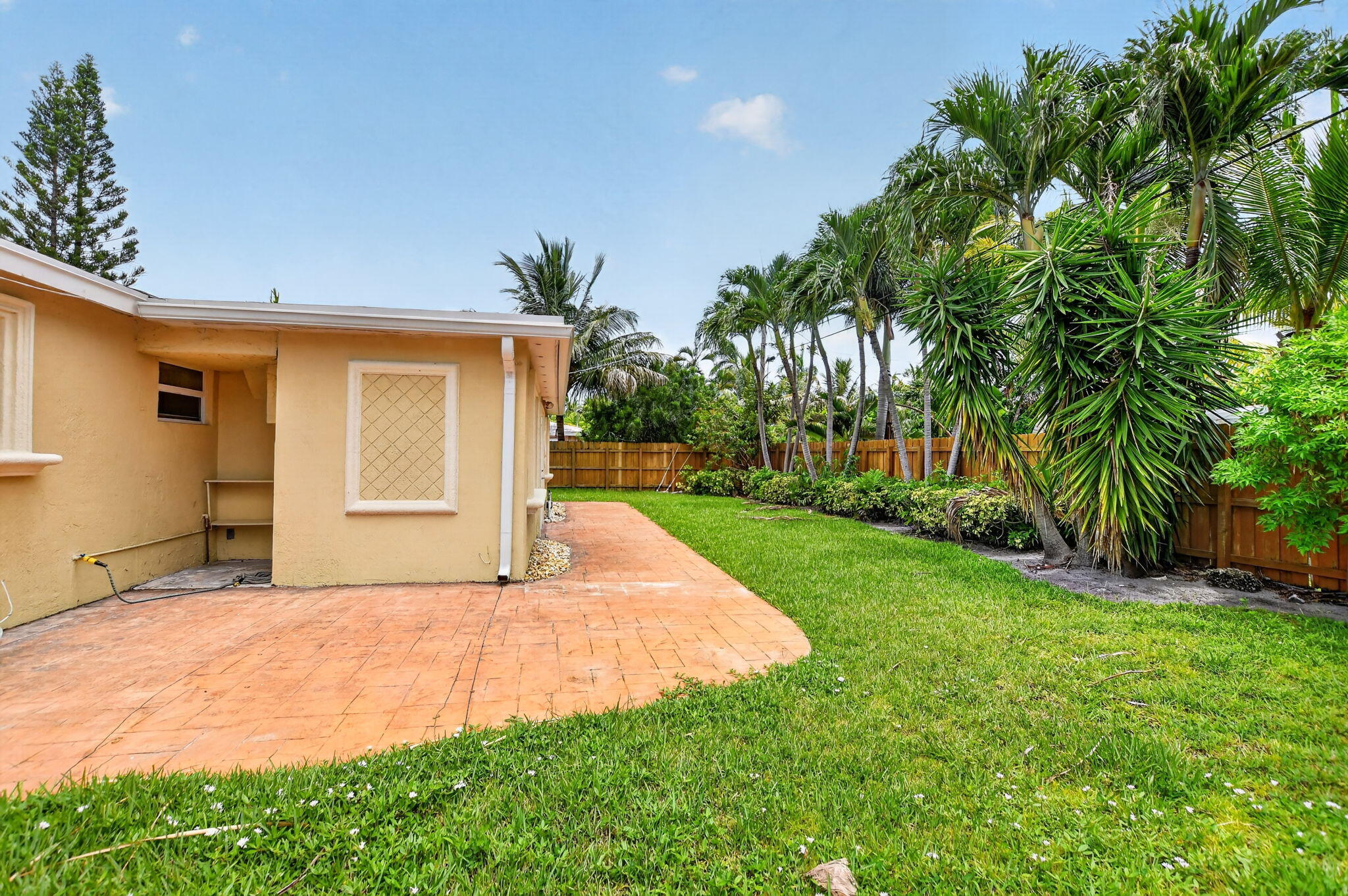 2250 NE 4TH Court
