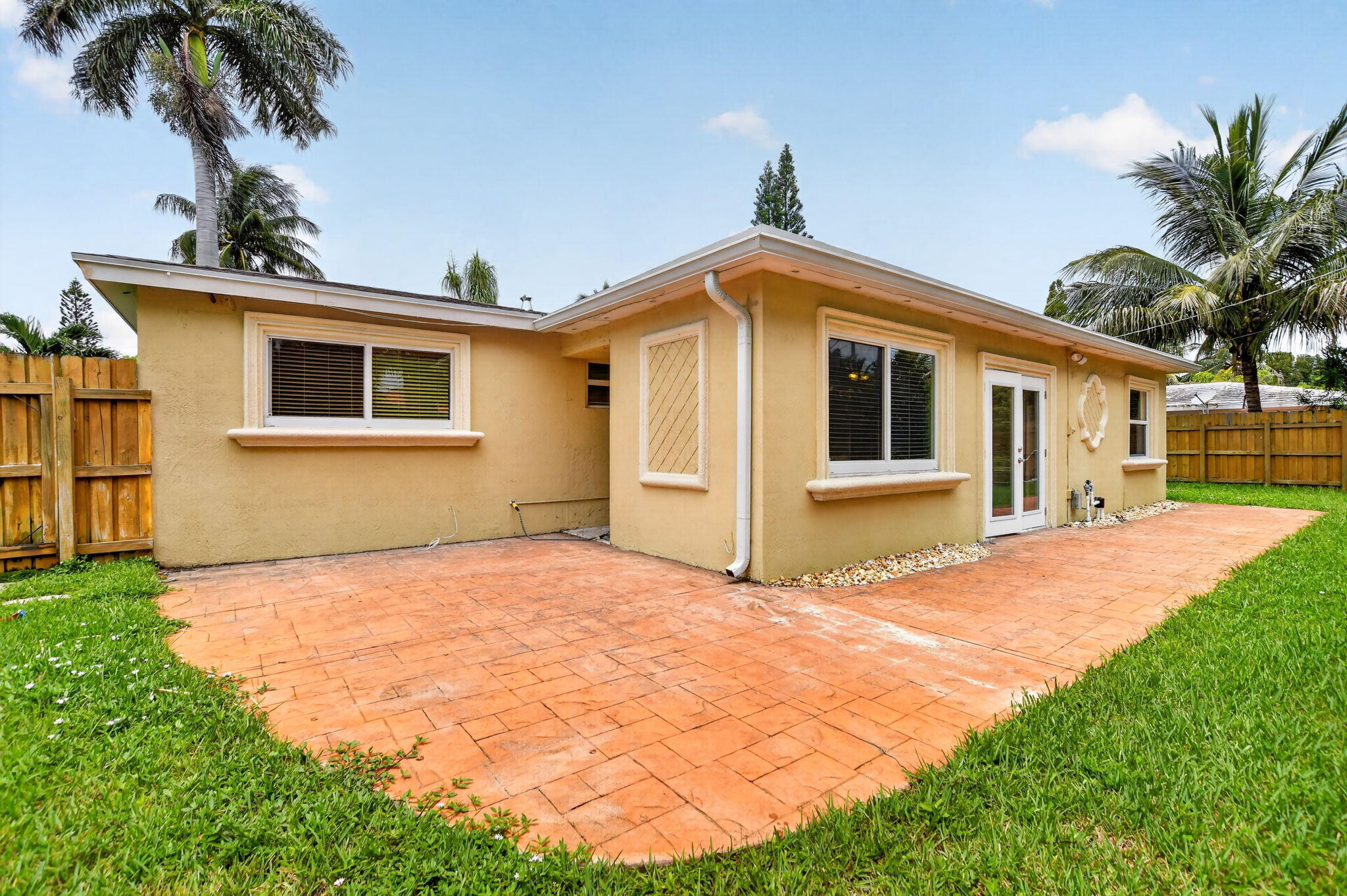2250 NE 4TH Court