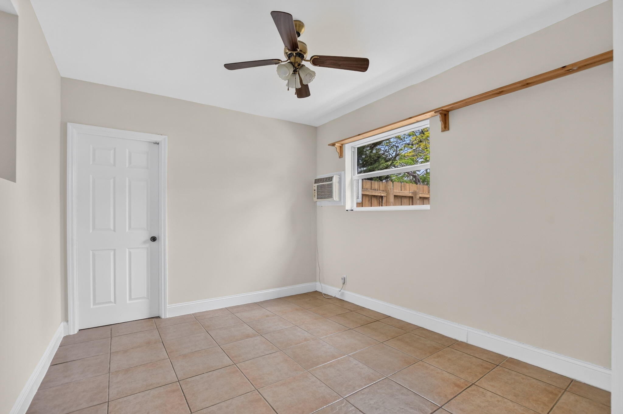 2250 NE 4TH Court