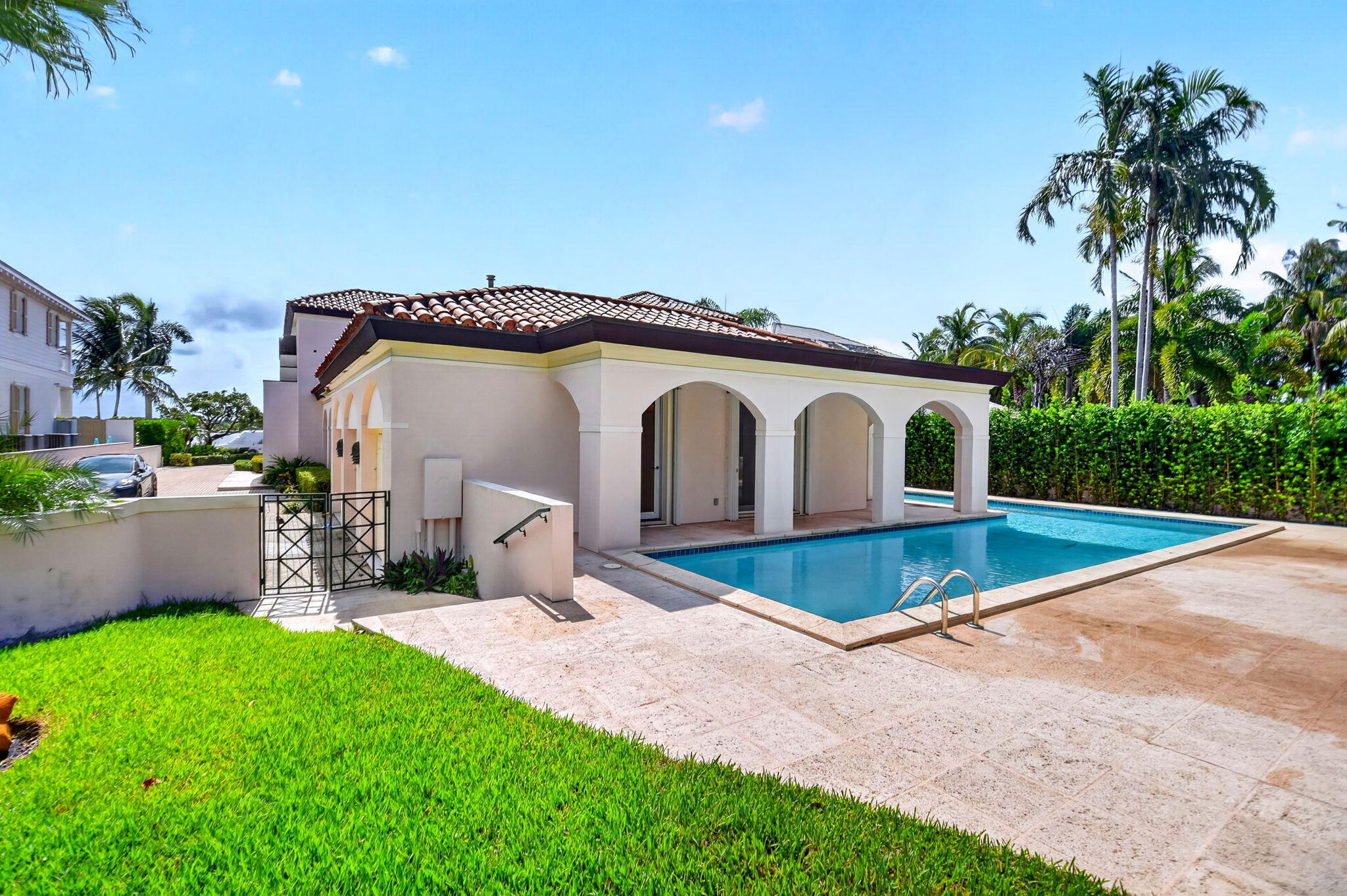 5011 S FLAGLER Drive