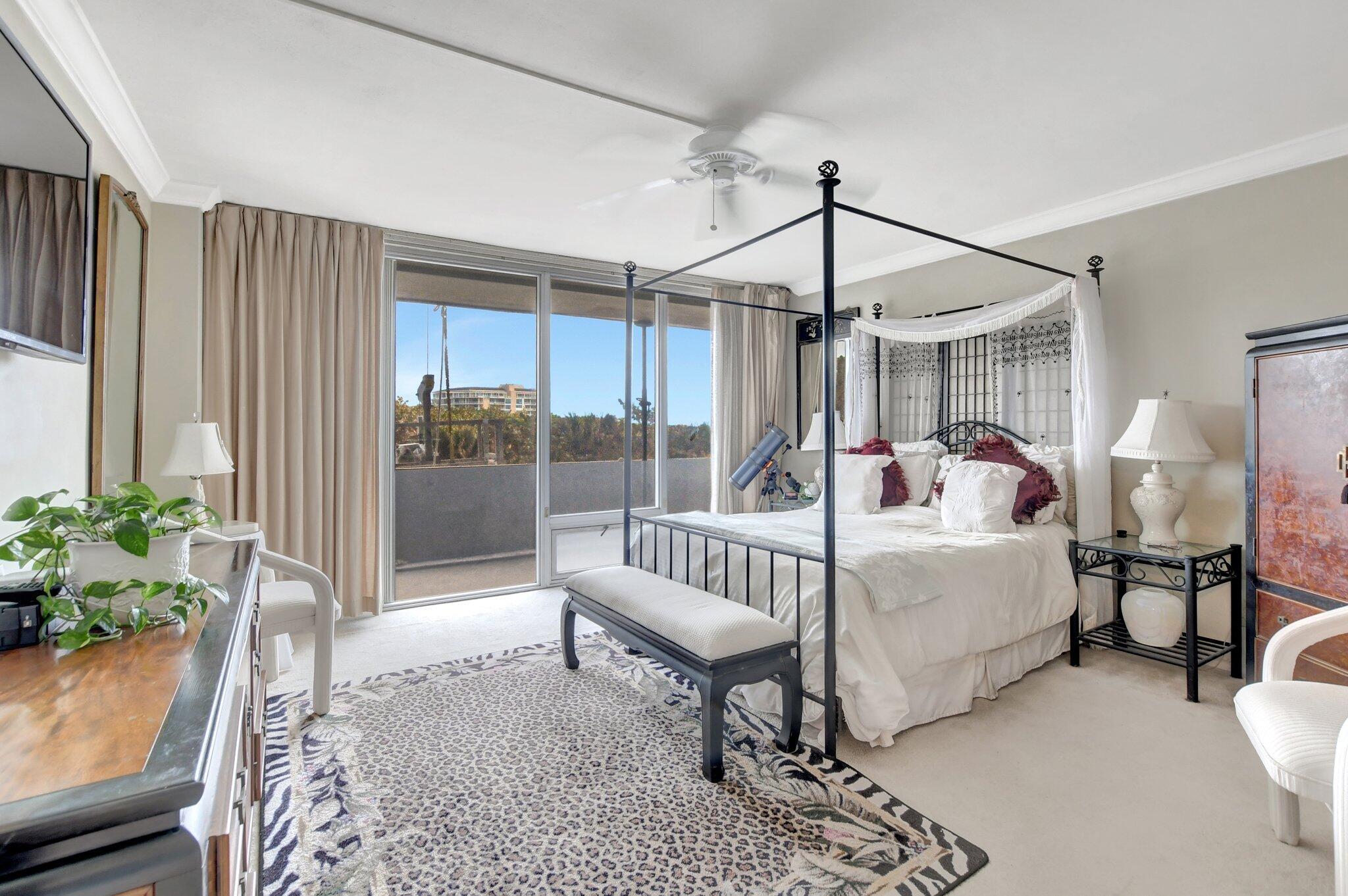 1180 S OCEAN Boulevard 0025