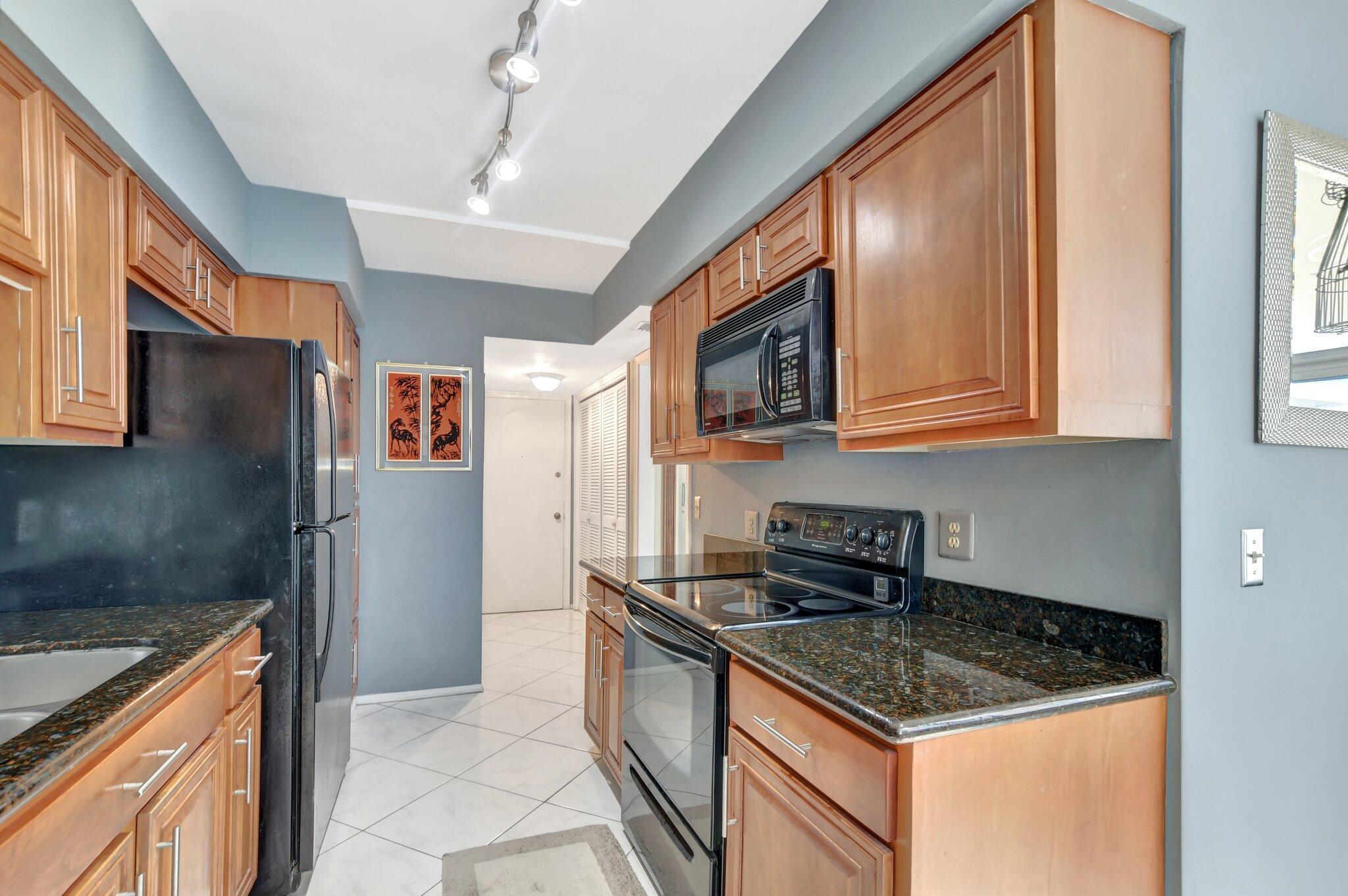 1180 S OCEAN Boulevard 0025