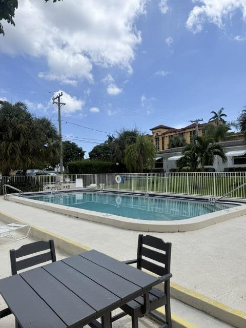 2060 NE 1ST Street 9
