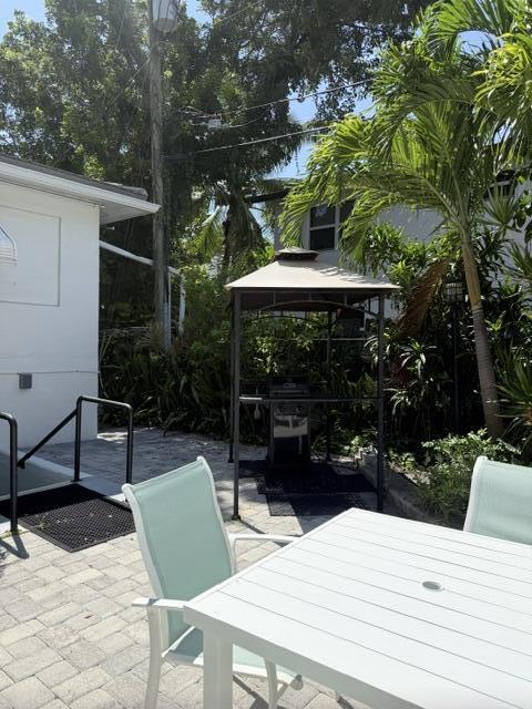 2060 NE 1ST Street 9