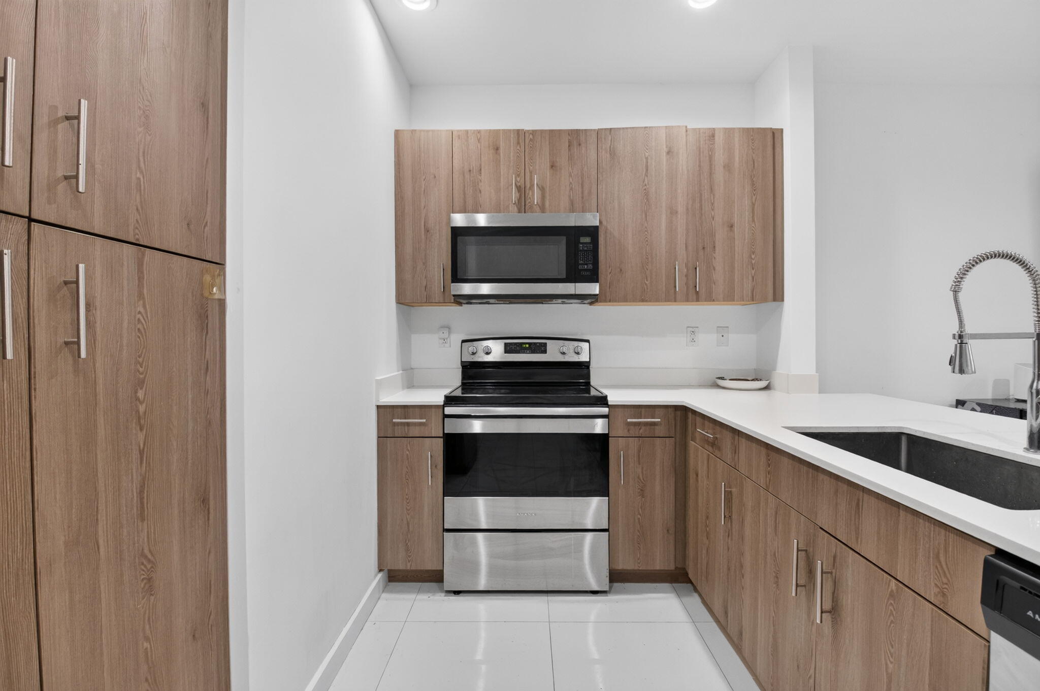 1030 CRYSTAL Way 103