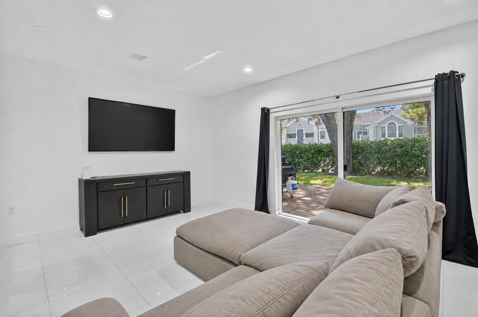 1030 CRYSTAL Way 103