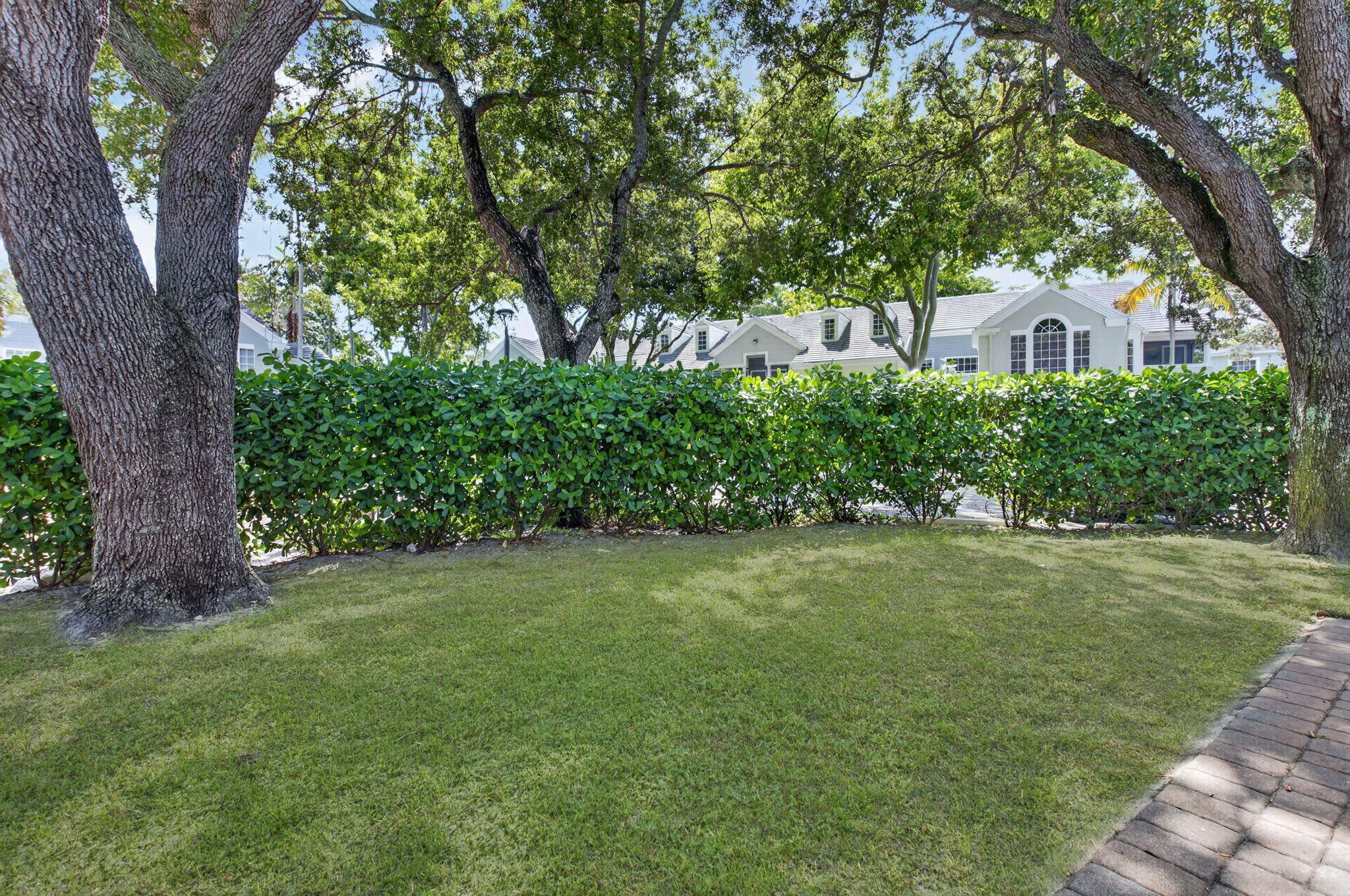 1030 CRYSTAL Way 103