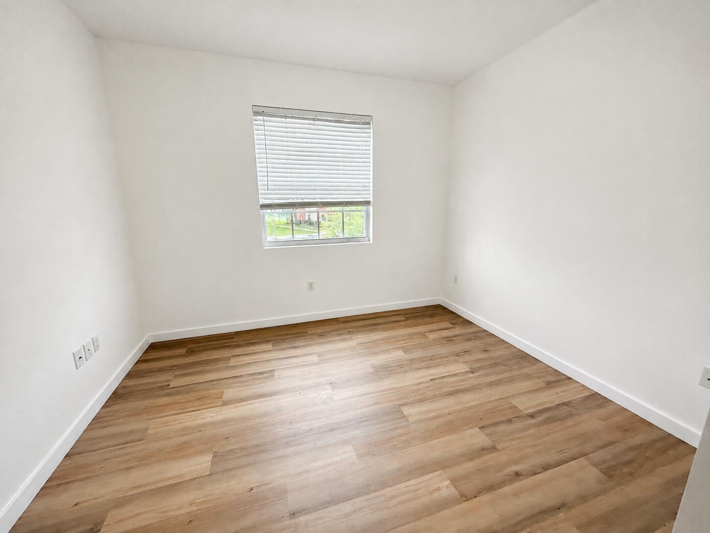 1030 CRYSTAL Way 103