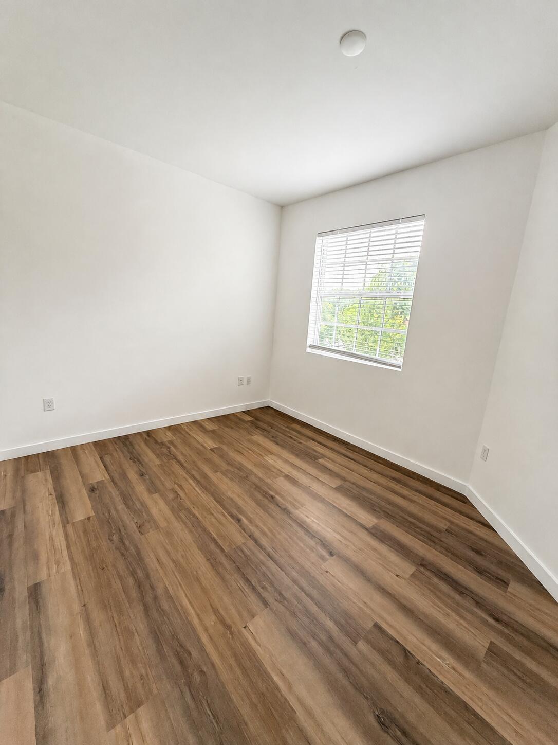 1030 CRYSTAL Way 103