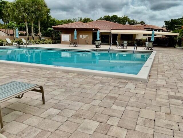 9264 Vista Del Lago H