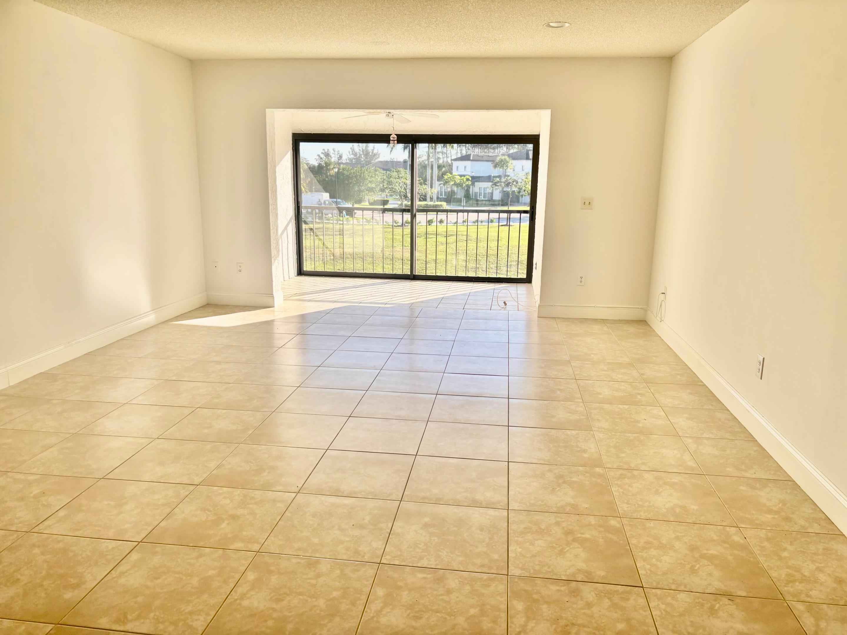 9264 Vista Del Lago H