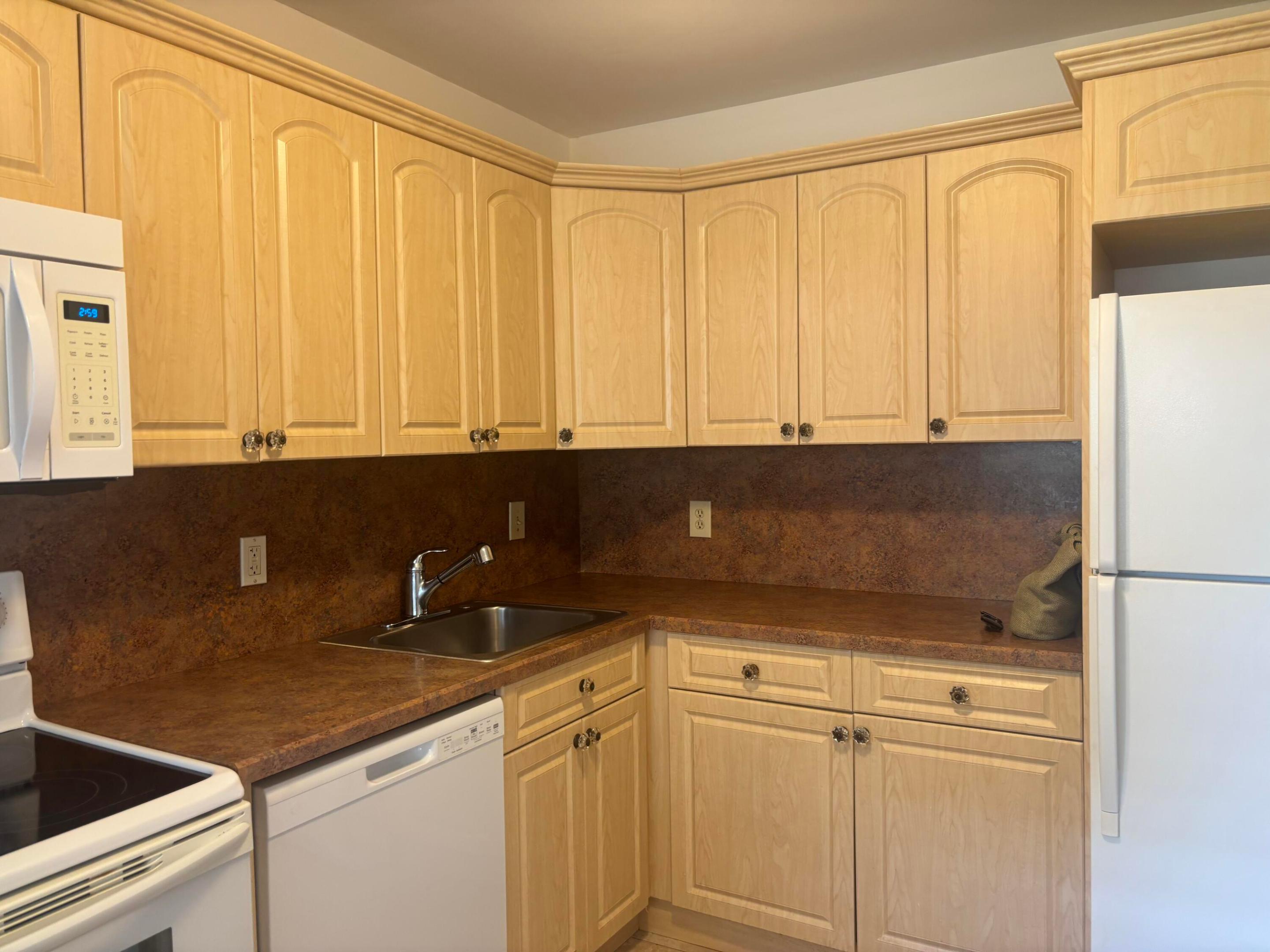 9264 Vista Del Lago H