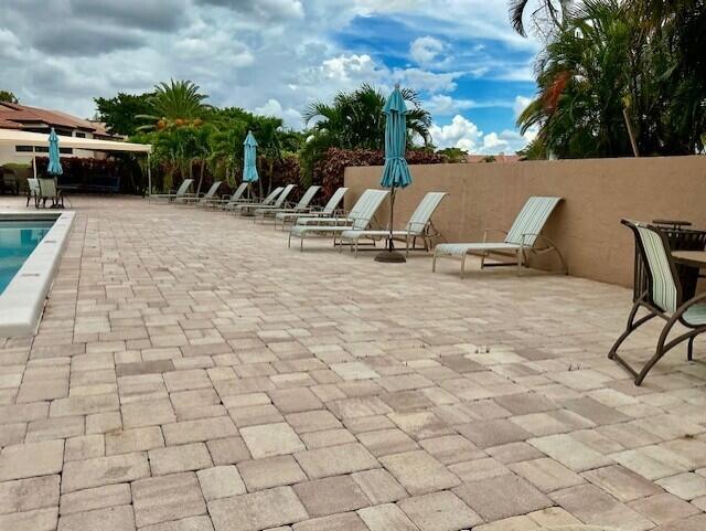 9264 Vista Del Lago H
