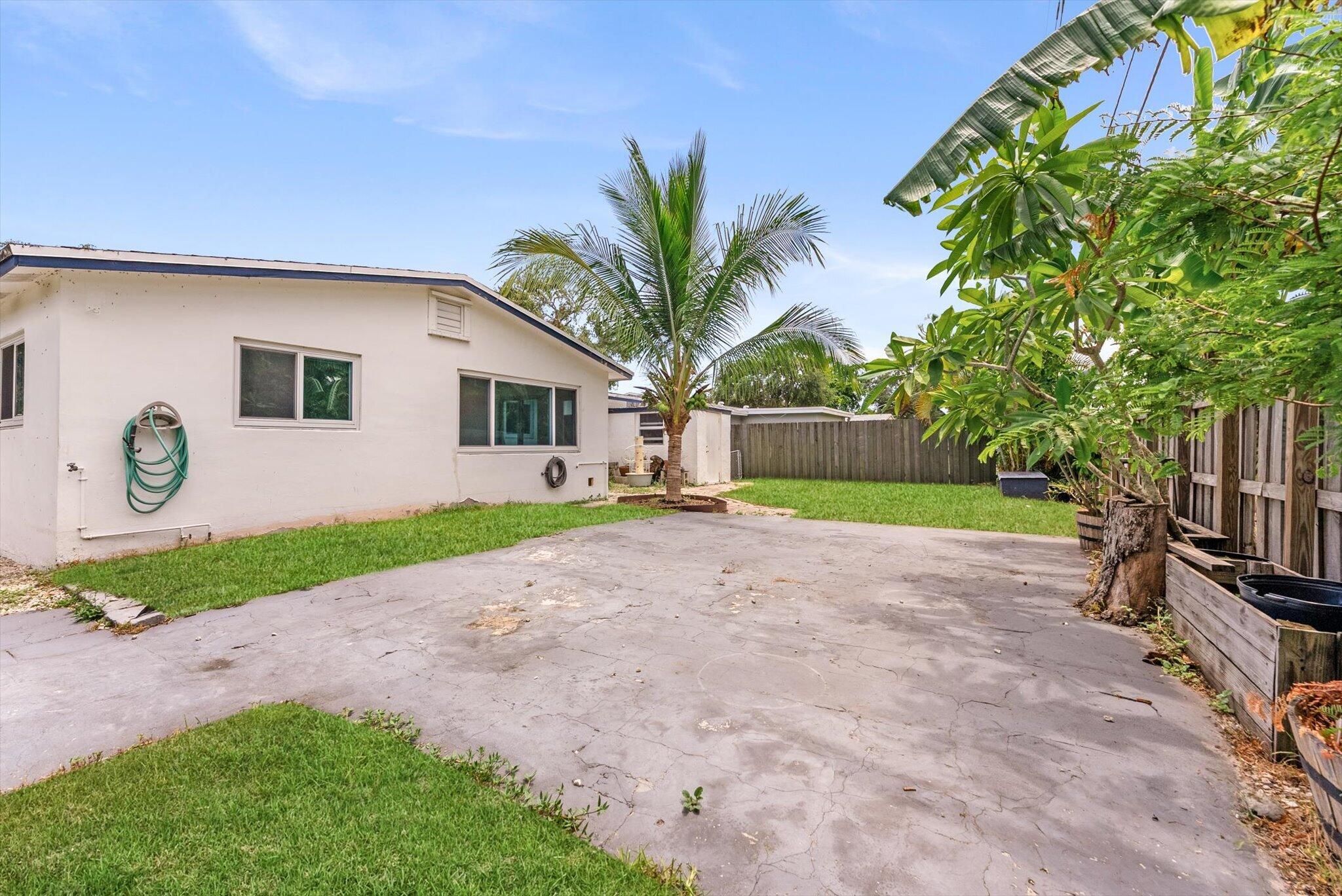 4641 SW 25TH Terrace