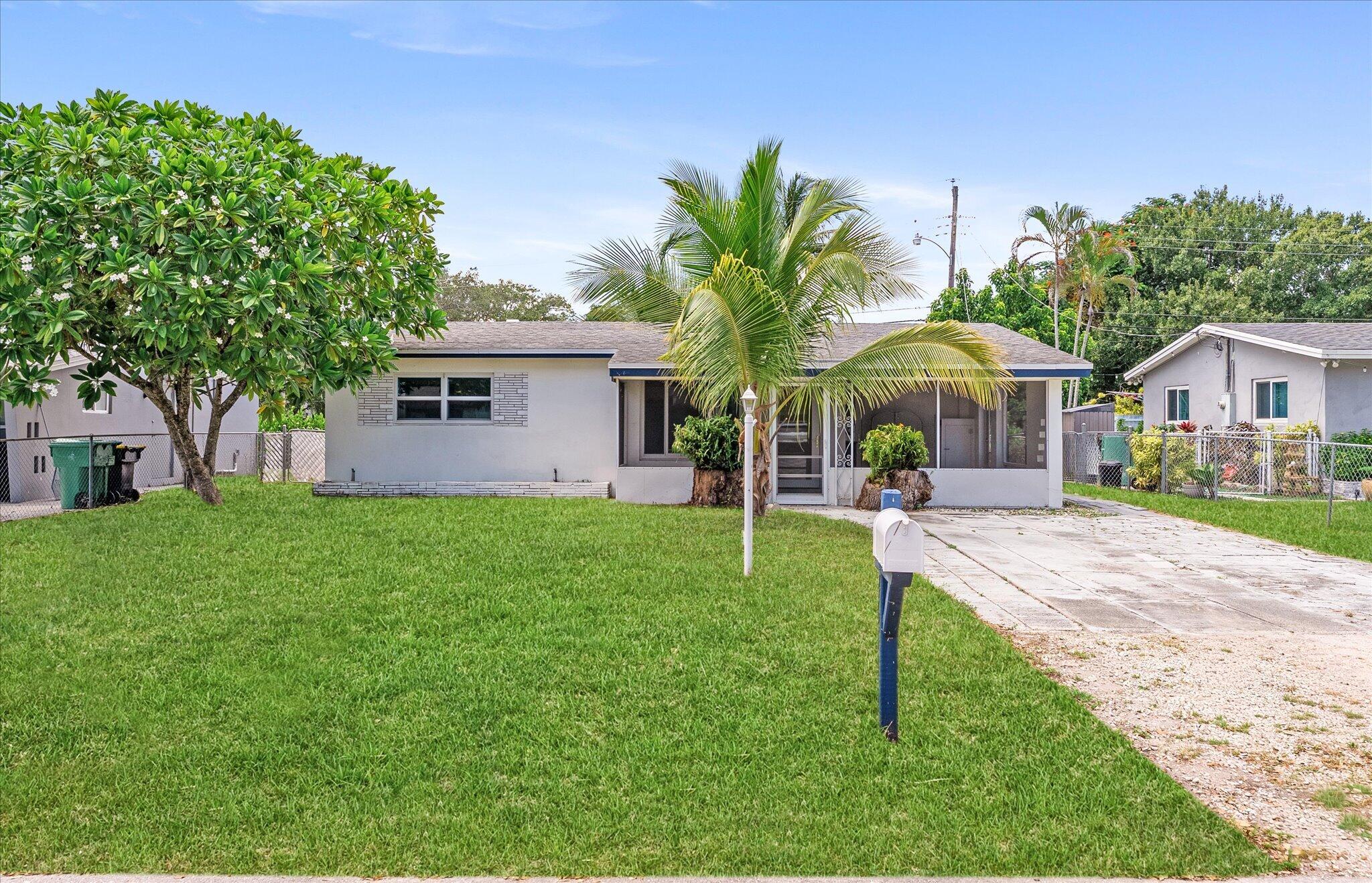 4641 SW 25TH Terrace