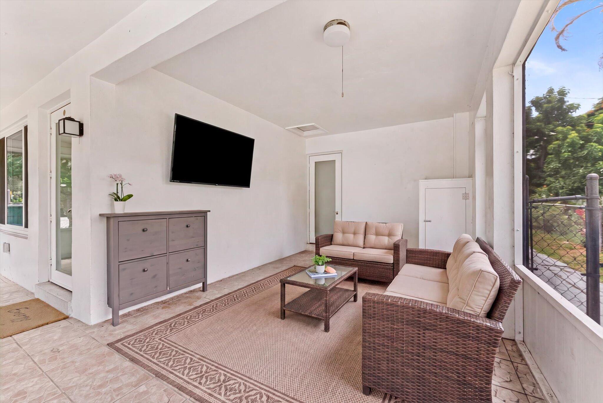 4641 SW 25TH Terrace