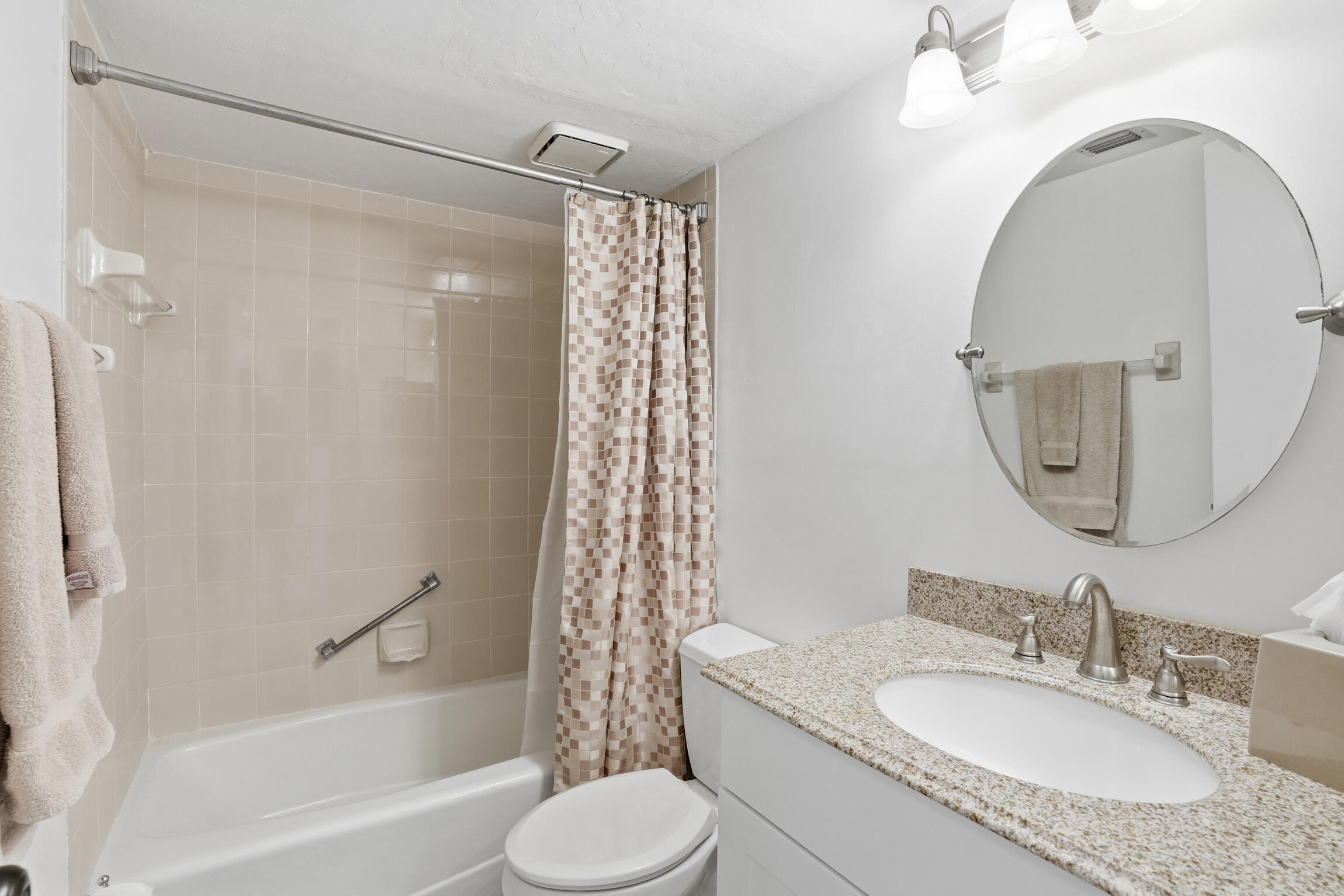 8402 Estero Boulevard Apt 405