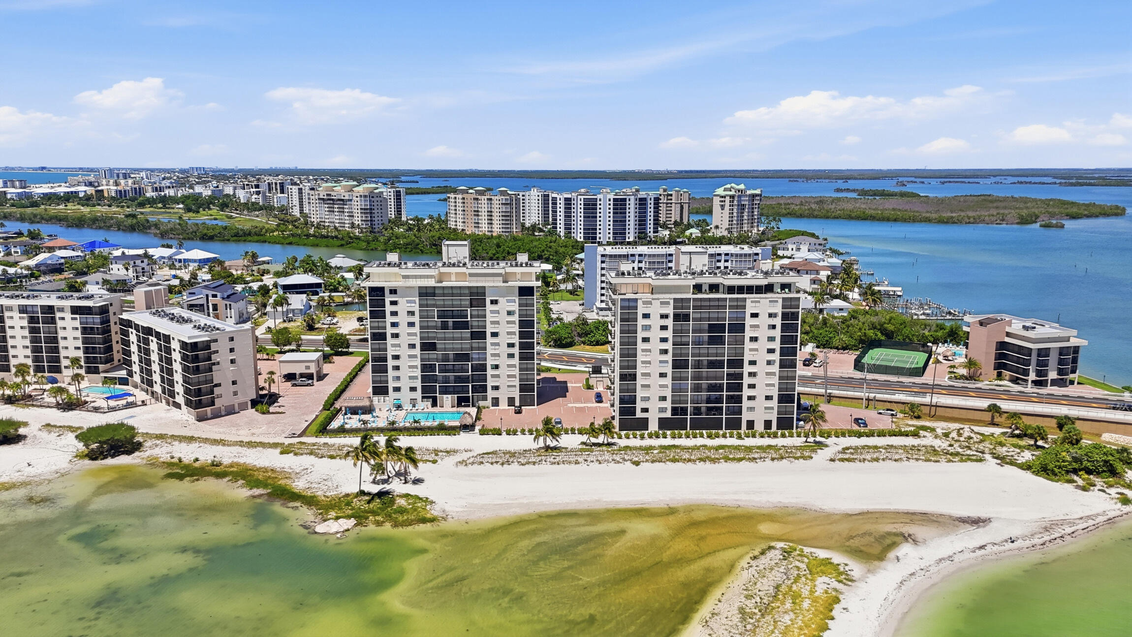 8402 Estero Boulevard Apt 405