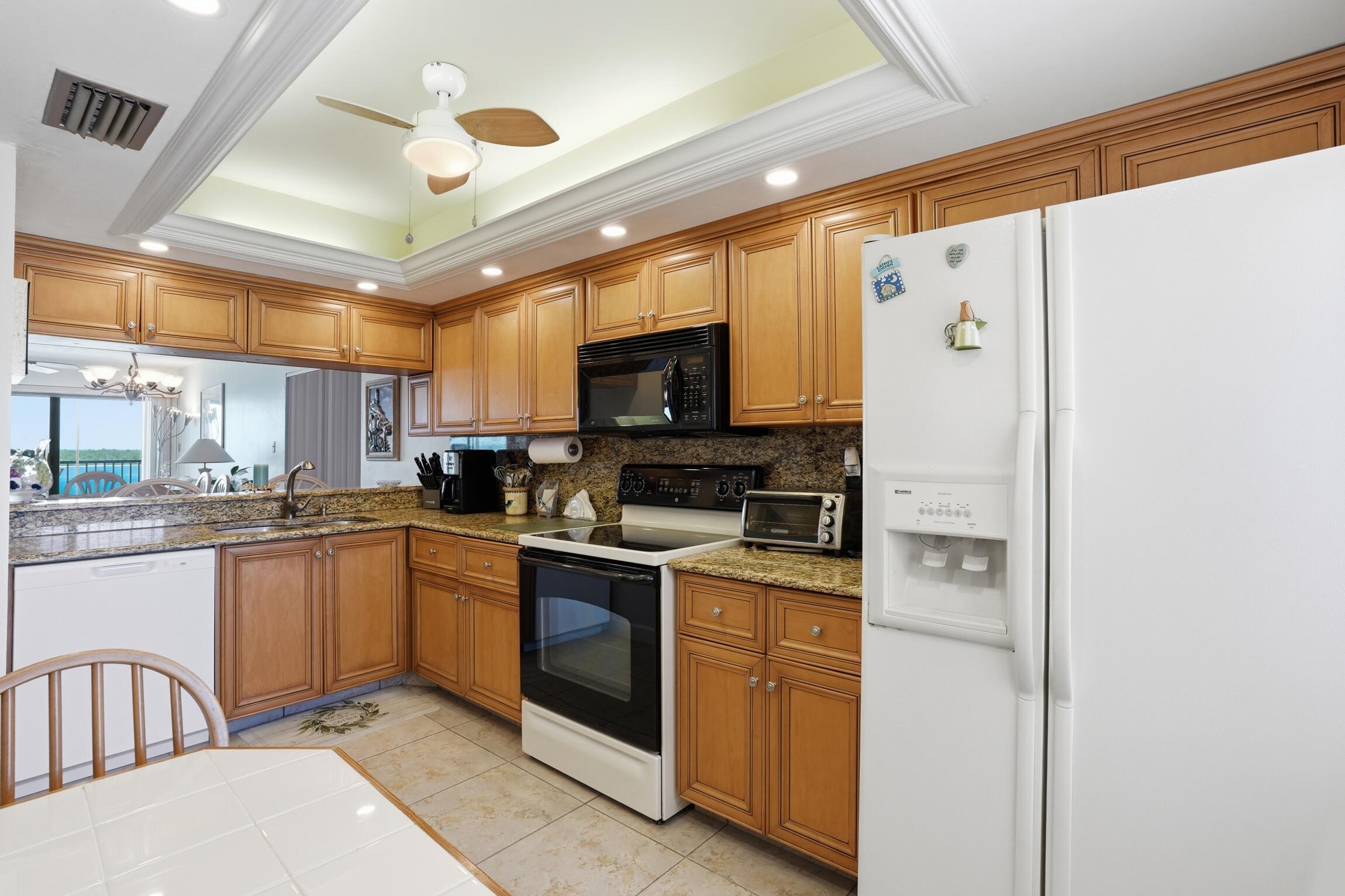 8402 Estero Boulevard Apt 405