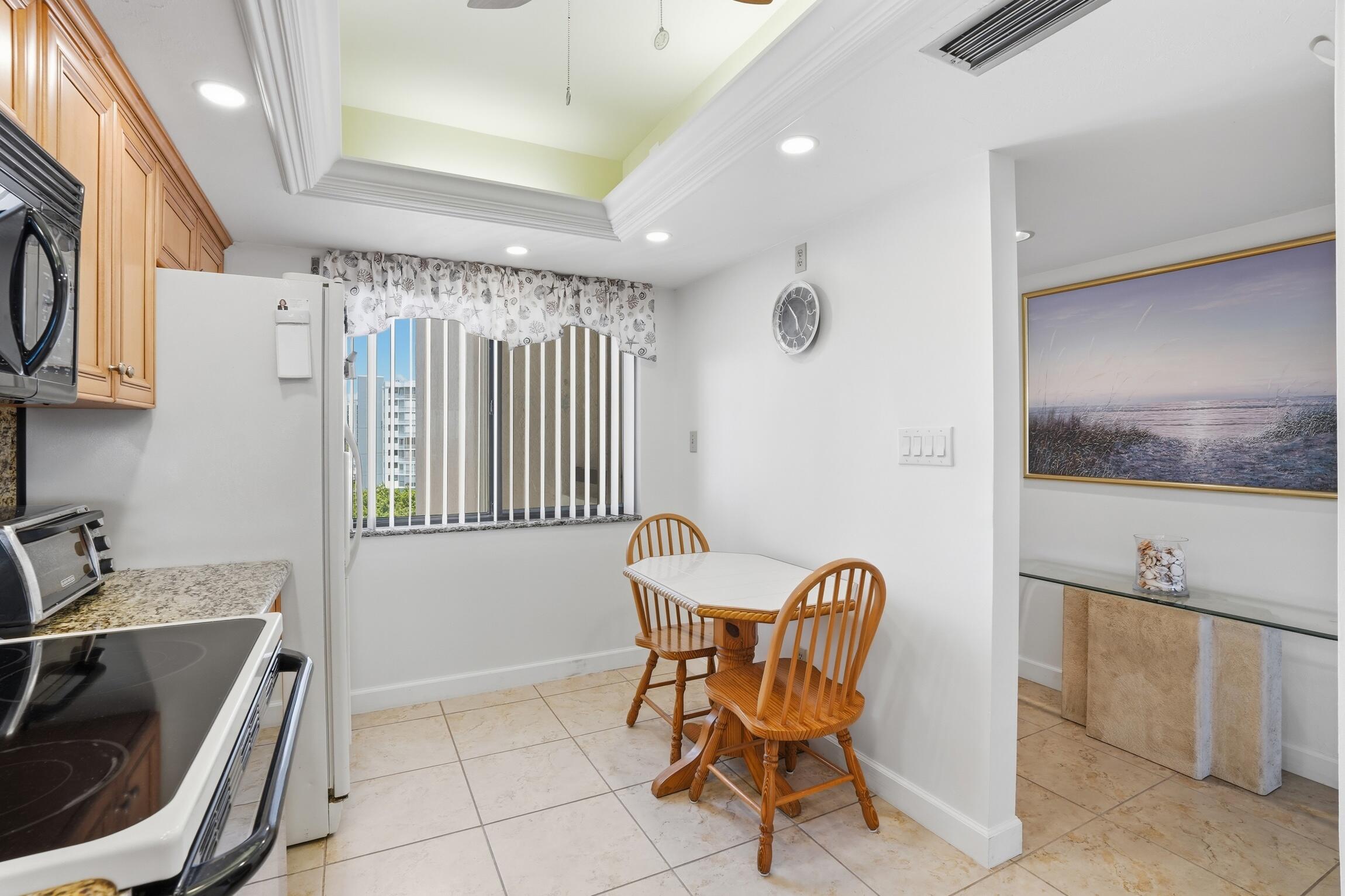 8402 Estero Boulevard Apt 405