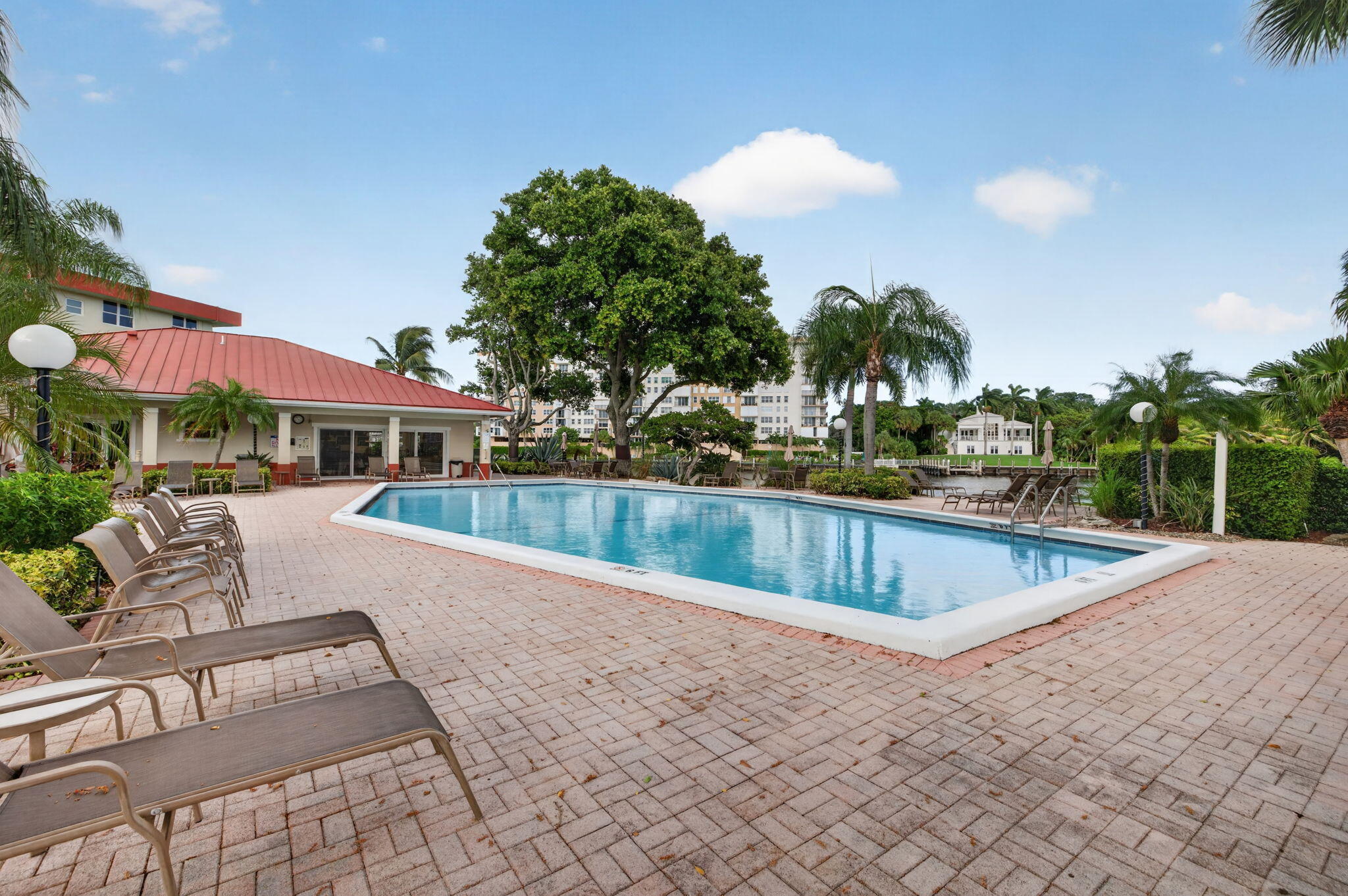 3100 NE 48TH Court 409