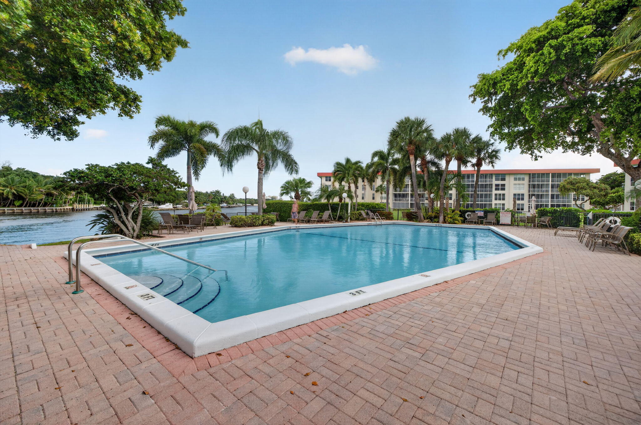 3100 NE 48TH Court 409