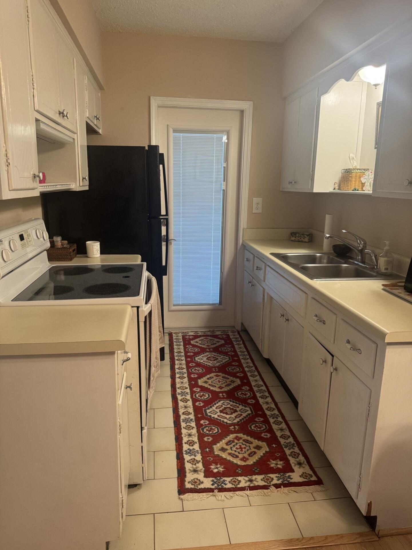 11 SW 4TH Avenue 1