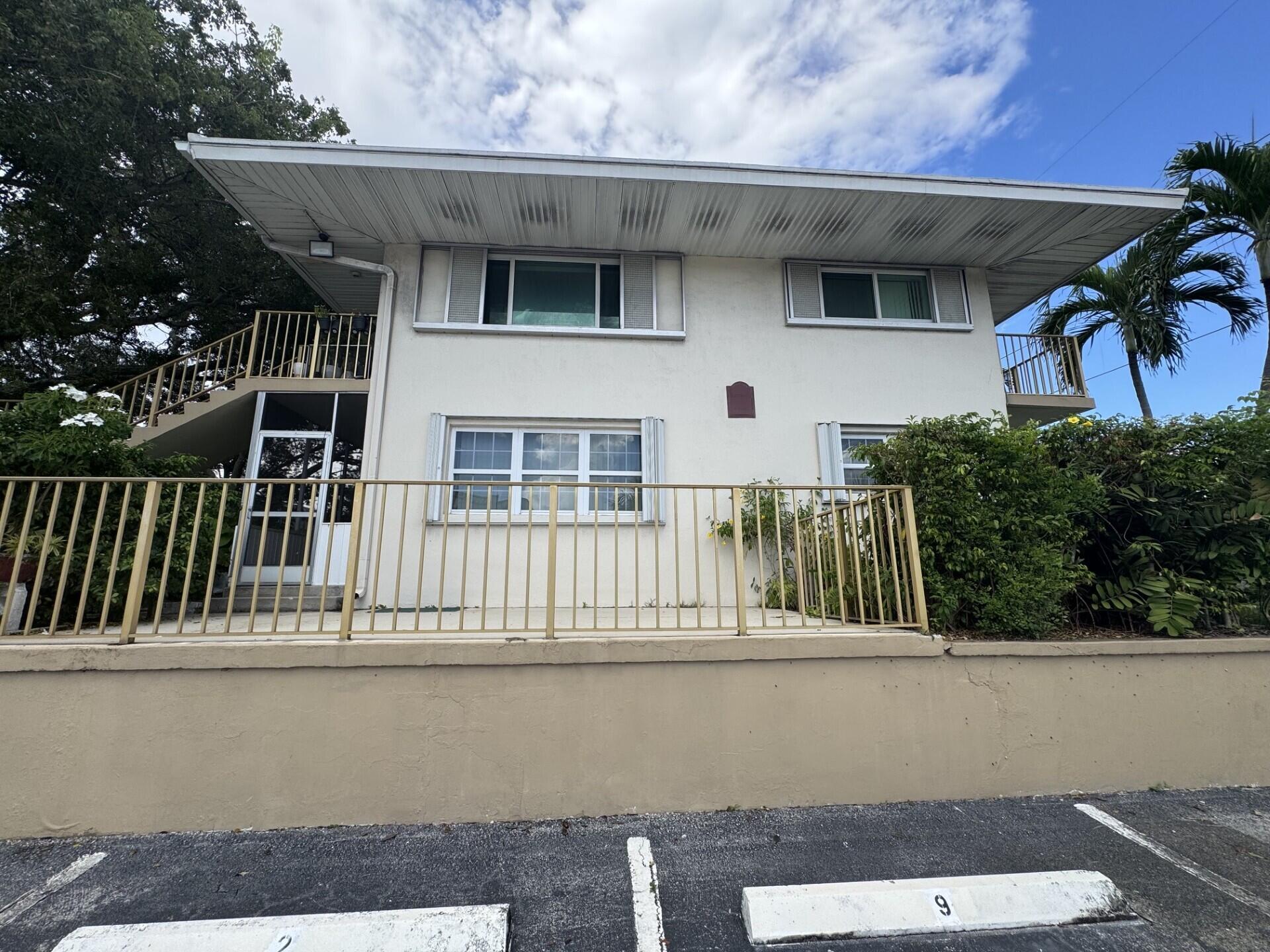 11 SW 4TH Avenue 1