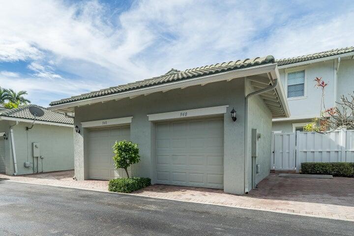 948 NW 18th Avenue