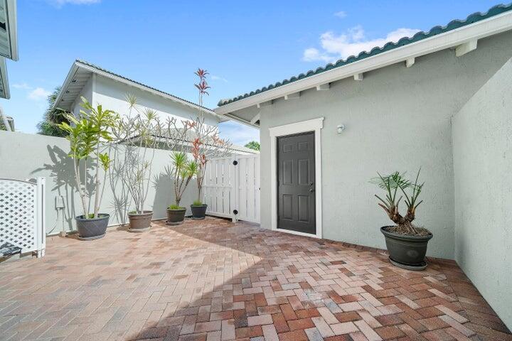 948 NW 18th Avenue