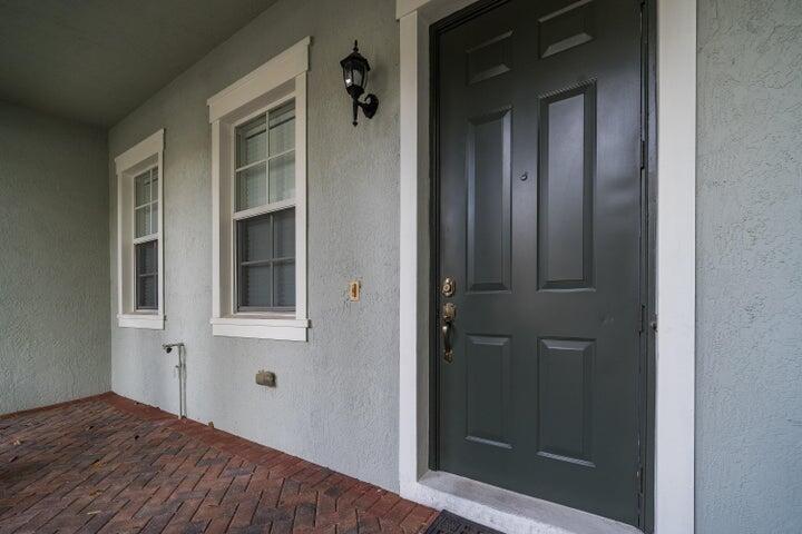 948 NW 18th Avenue
