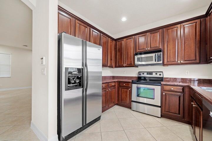 948 NW 18th Avenue
