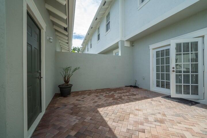 948 NW 18th Avenue