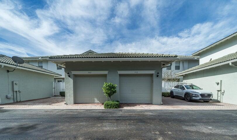 948 NW 18th Avenue