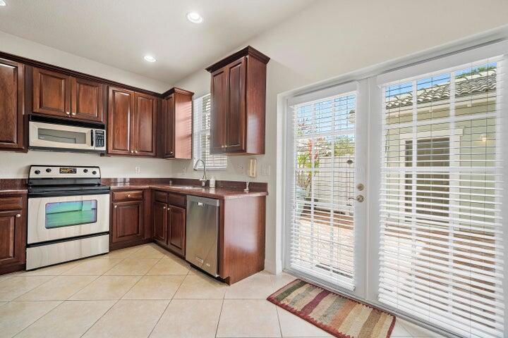 948 NW 18th Avenue
