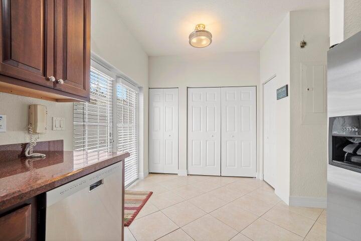 948 NW 18th Avenue