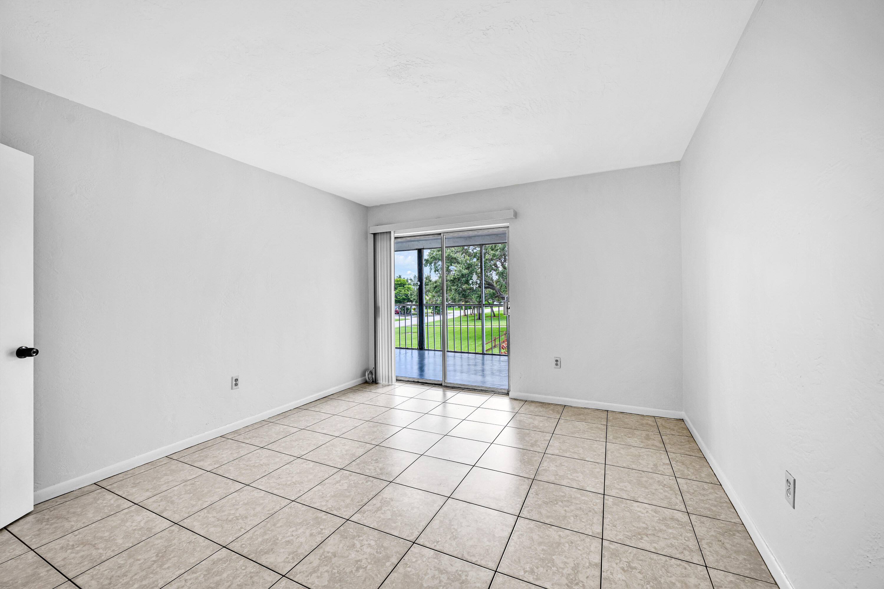 199 SW 15th Street 3