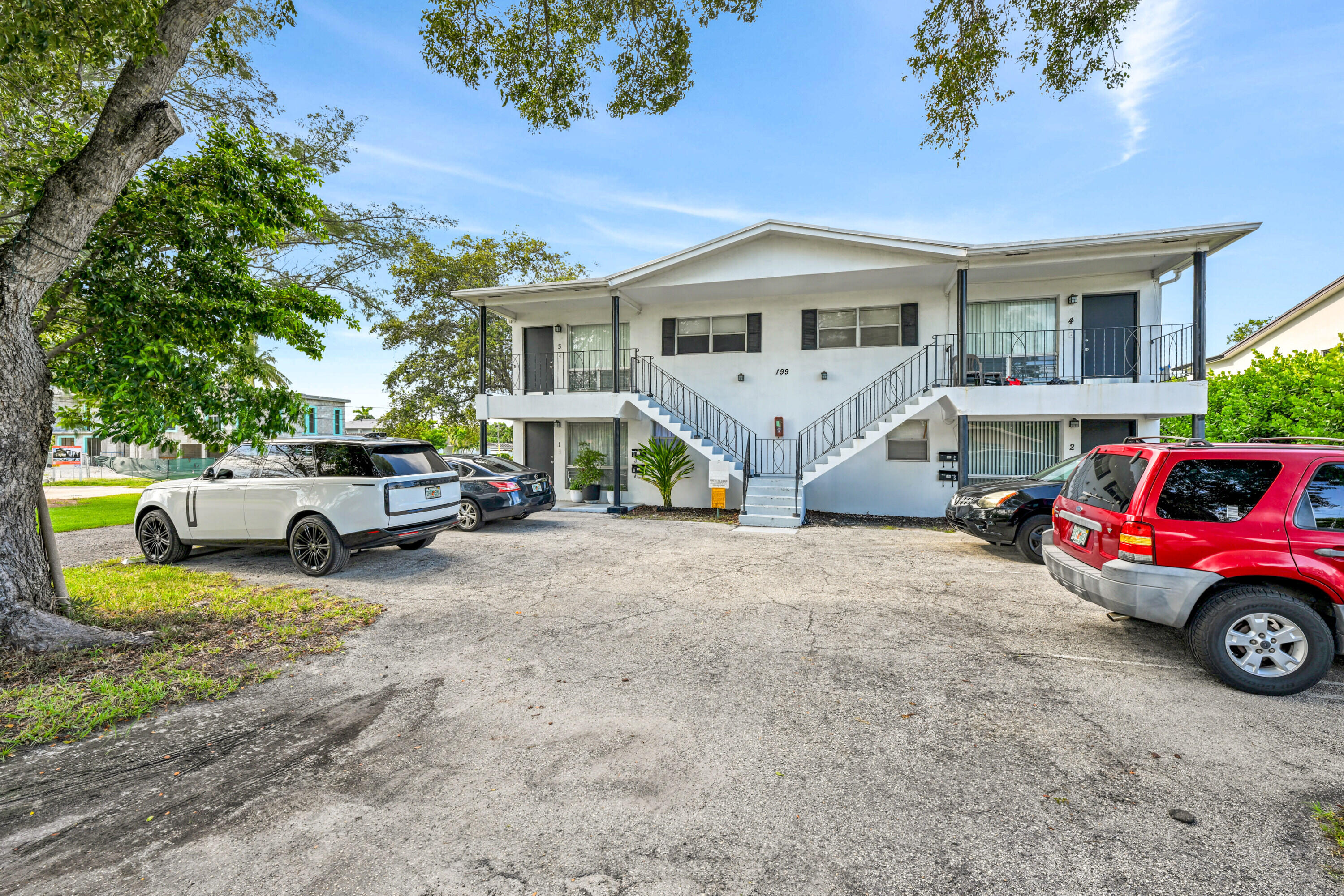 199 SW 15th Street 3