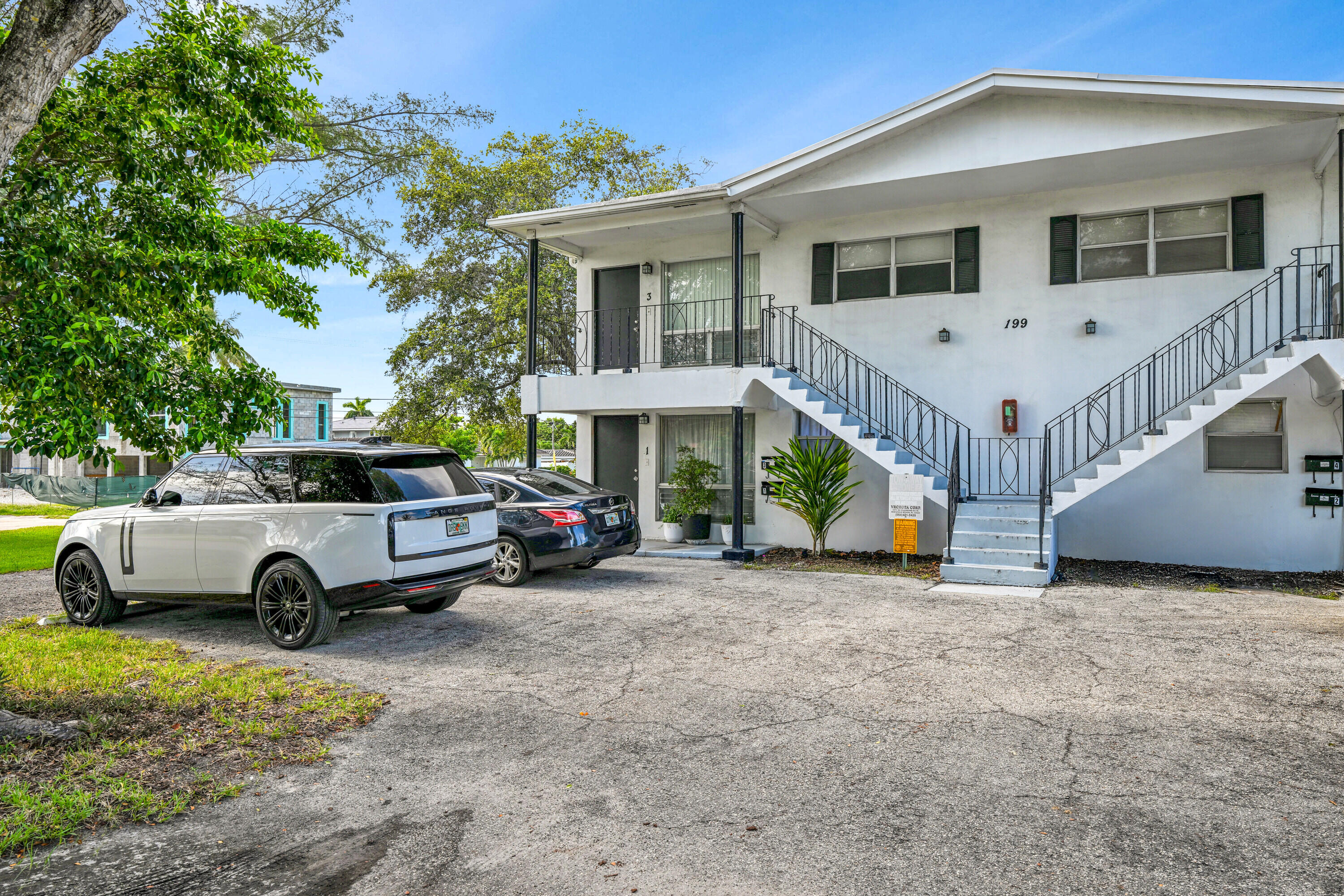 199 SW 15th Street 3