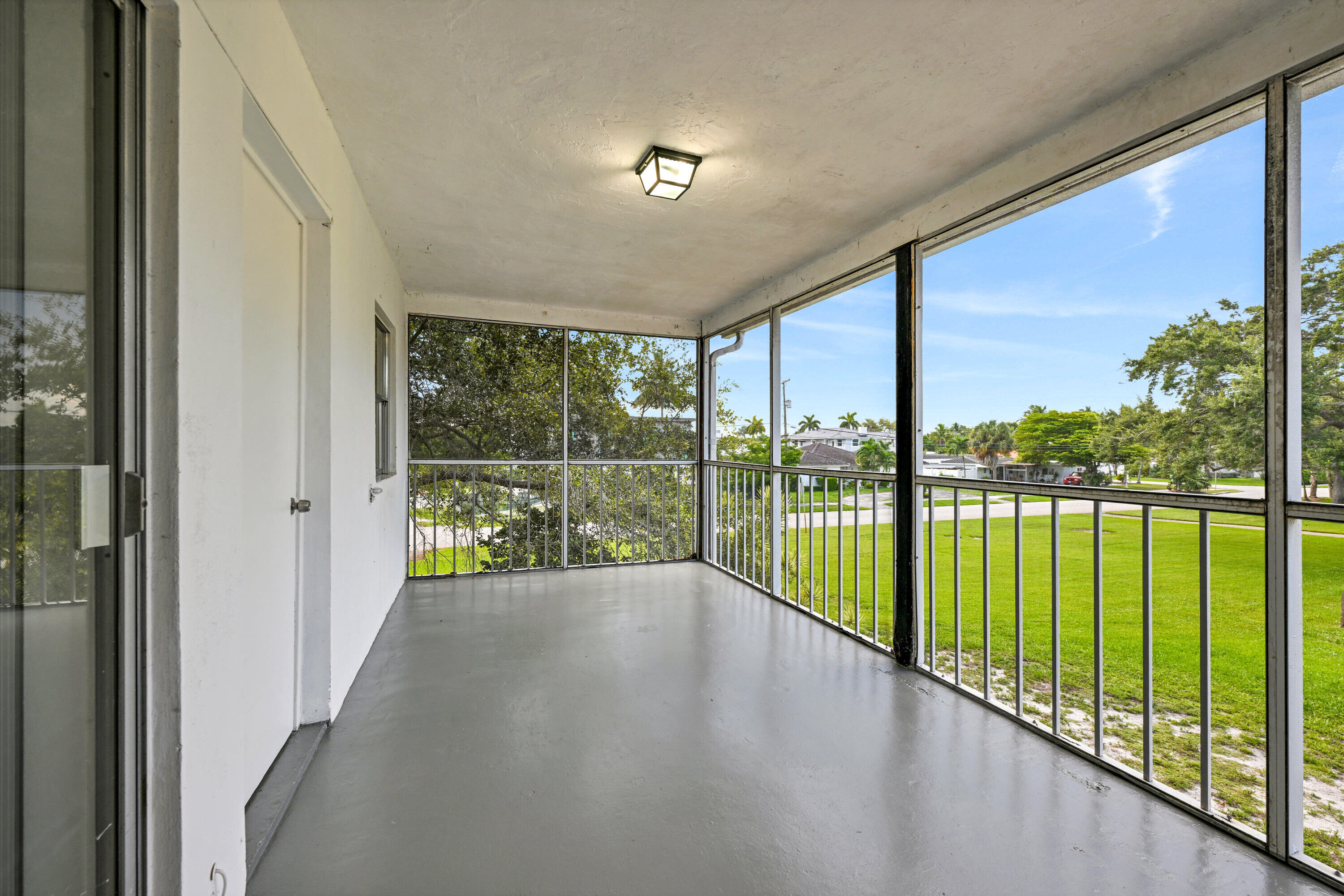 199 SW 15th Street 3